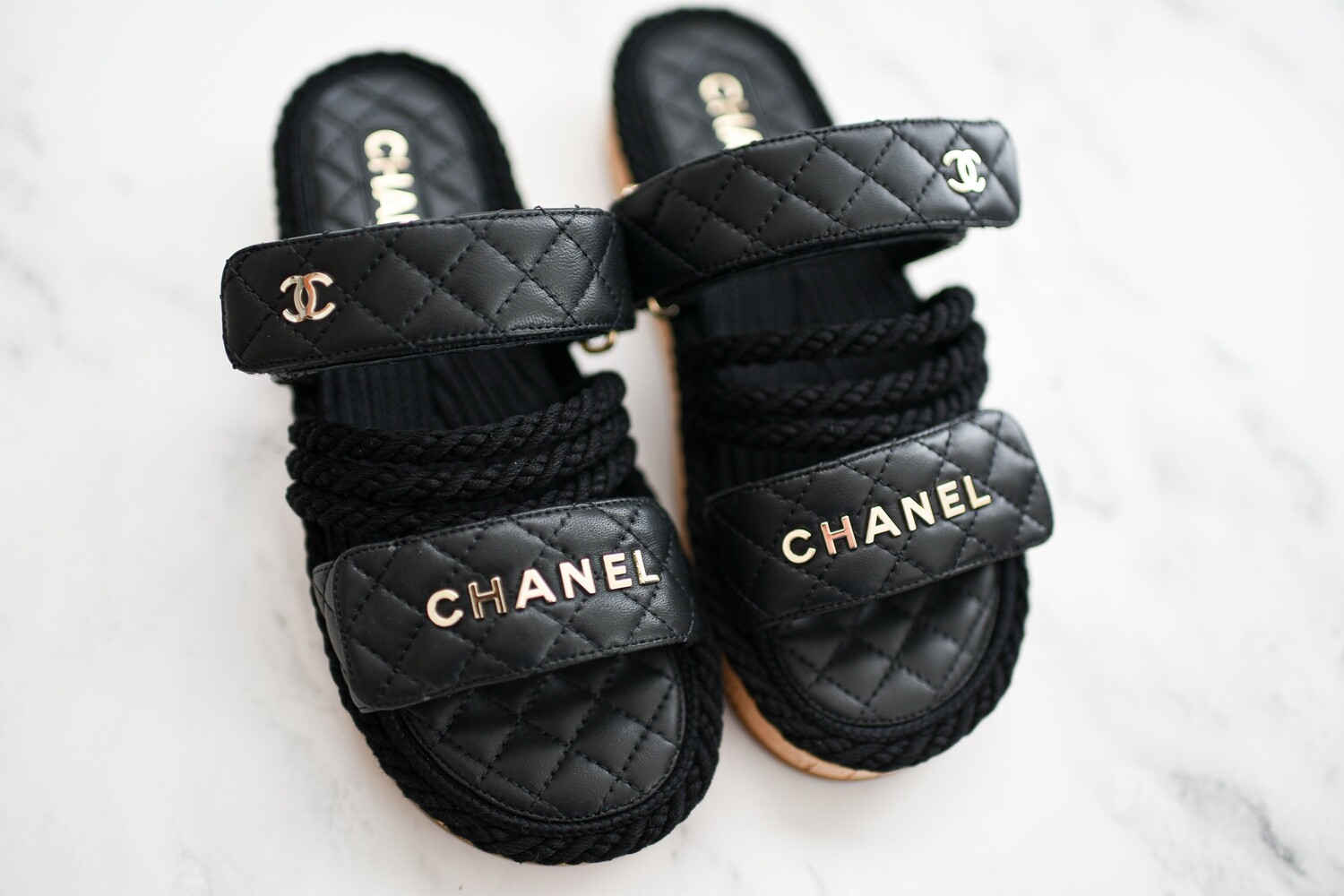 Chanel Black Crinkled Calfskin En Vogue Rope Flap Bag