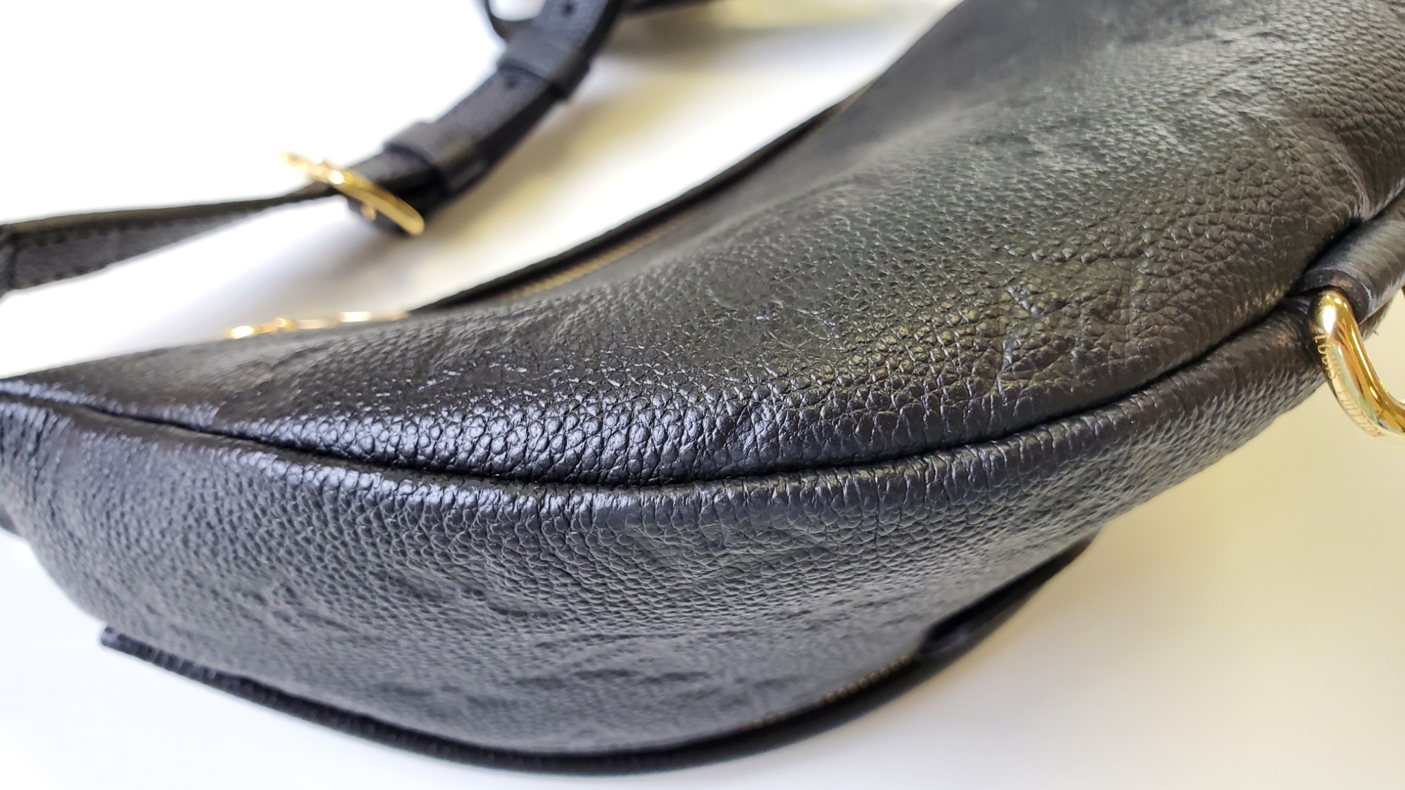 Louis Vuitton LV Bumbag empreinte leather Black ref.433191 - Joli Closet
