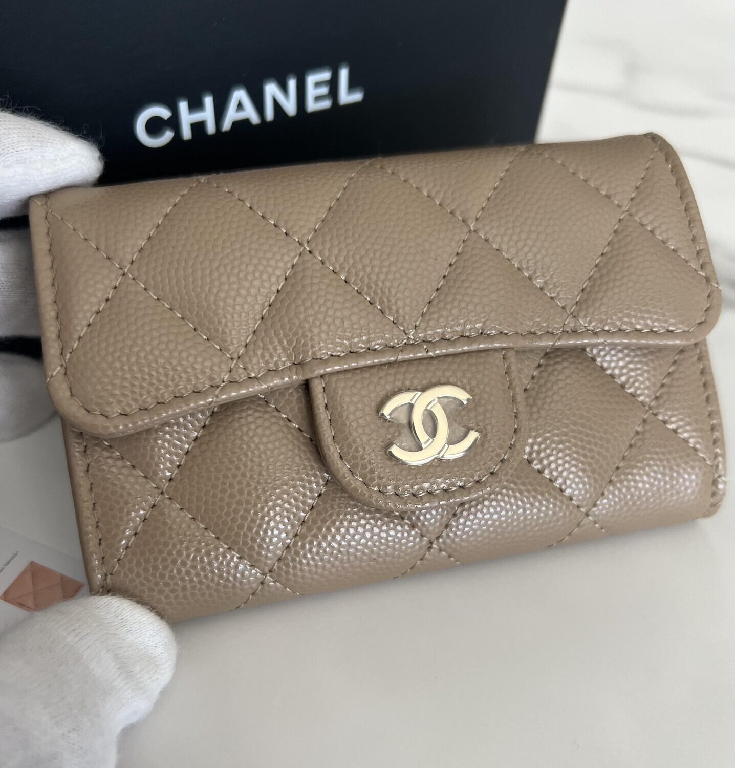 Chanel SLG Caviar Snap Card Holder, 22A Beige Leather with Light Gold  Hardware, New in Box CA001