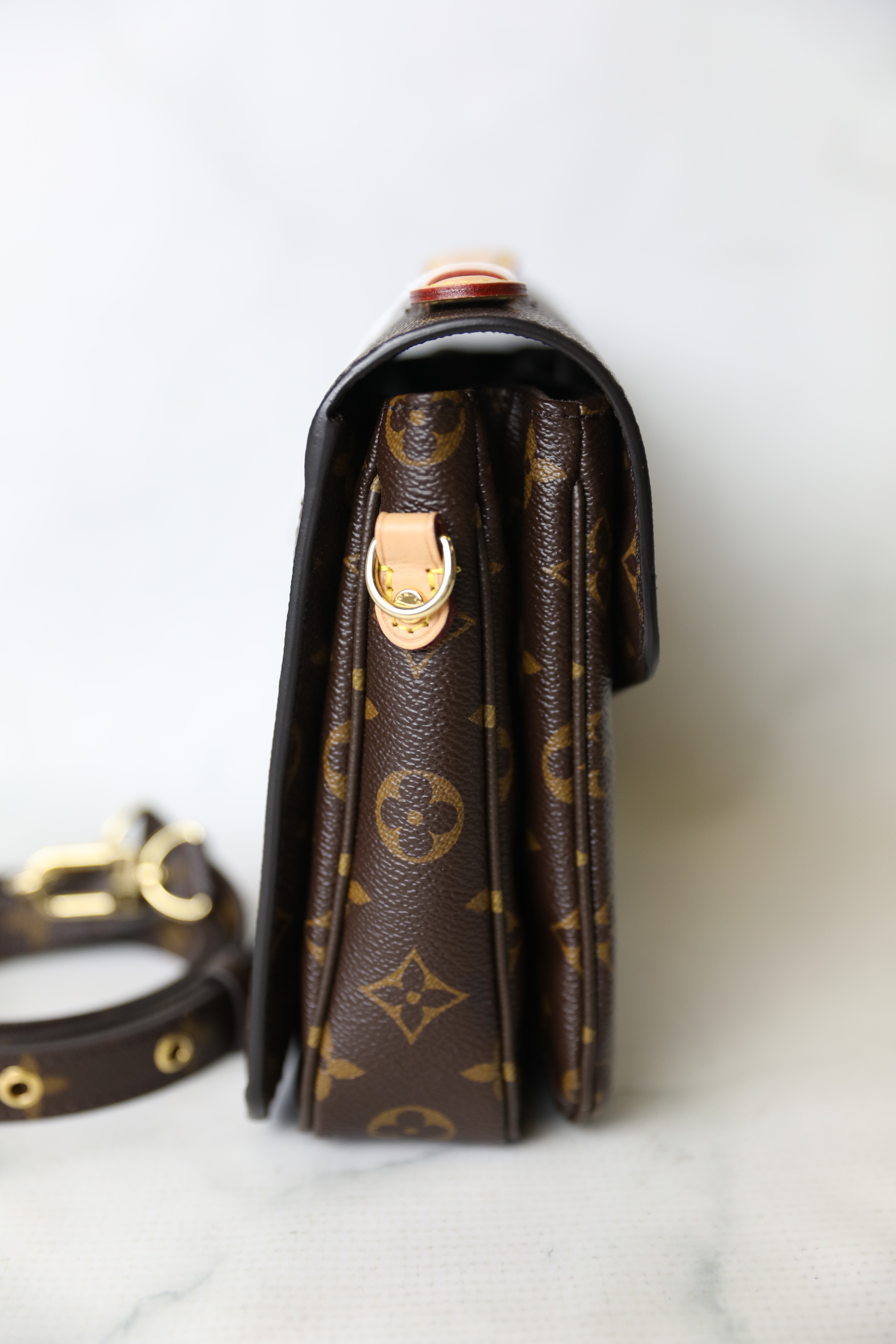 Louis Vuitton Pochette Metis, Black And Beige Leather With Gold Hardware,  Preowned In Box Wa001 - Julia Rose Boston
