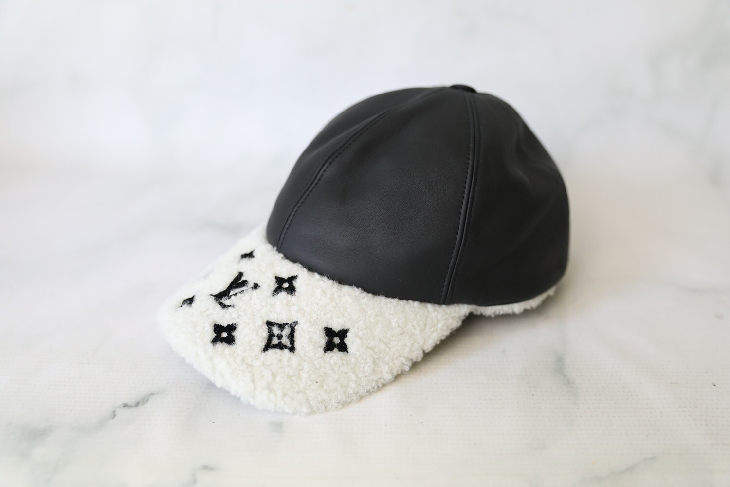 Louis Vuitton Leather and Shearling Cap Hat, Black and White  display picture 3
