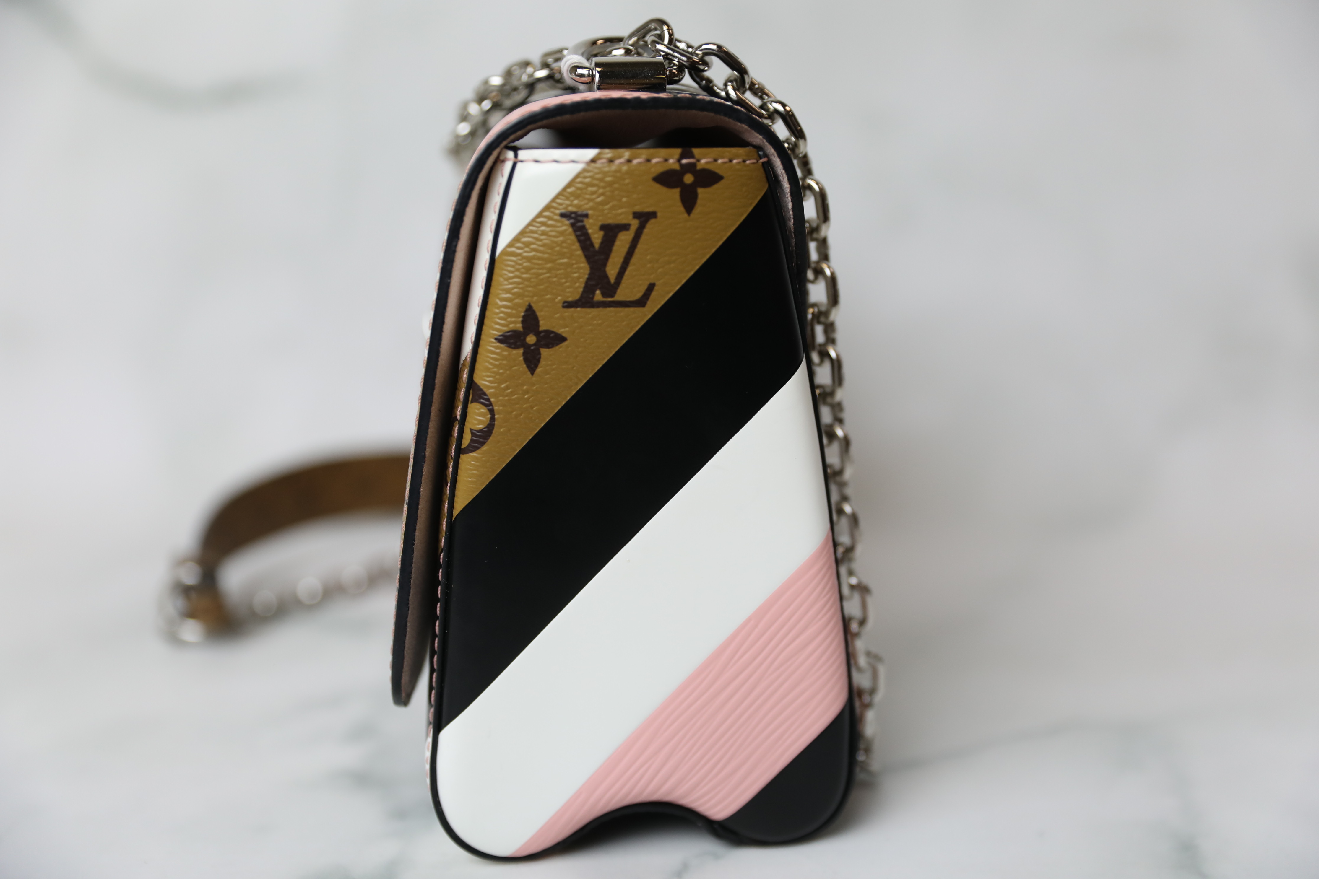 Louis Vuitton Twist Limited Edition Chevron Pink/White/Black/Mono wallet bag