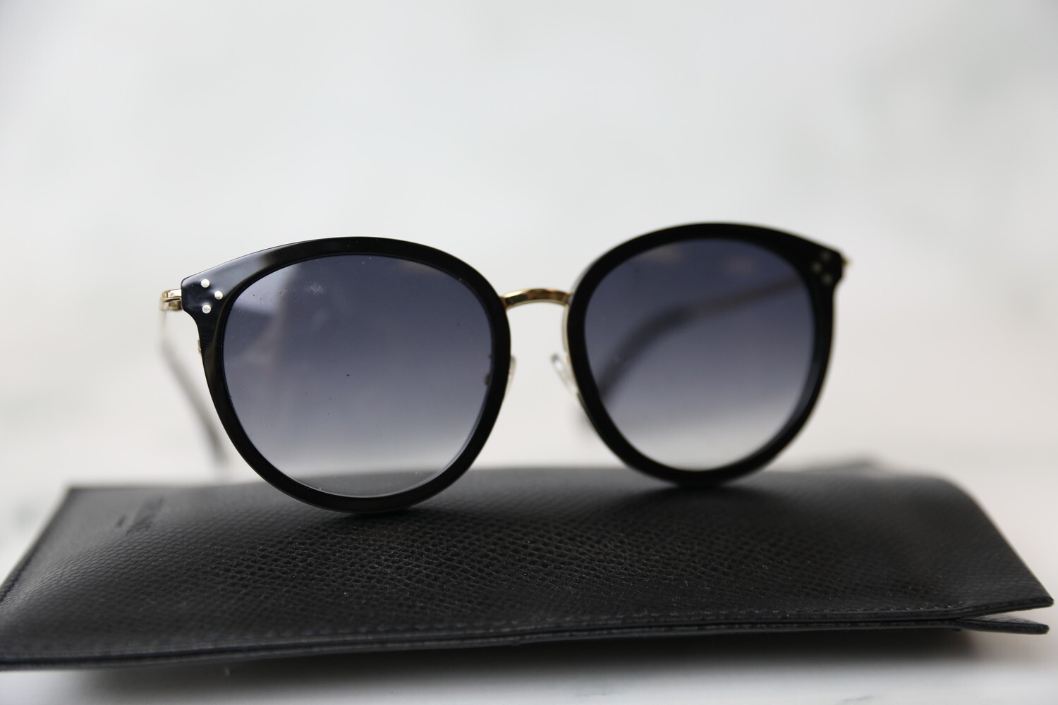 Celine Round Sunglasses Black Frame Preowned in Box WA001