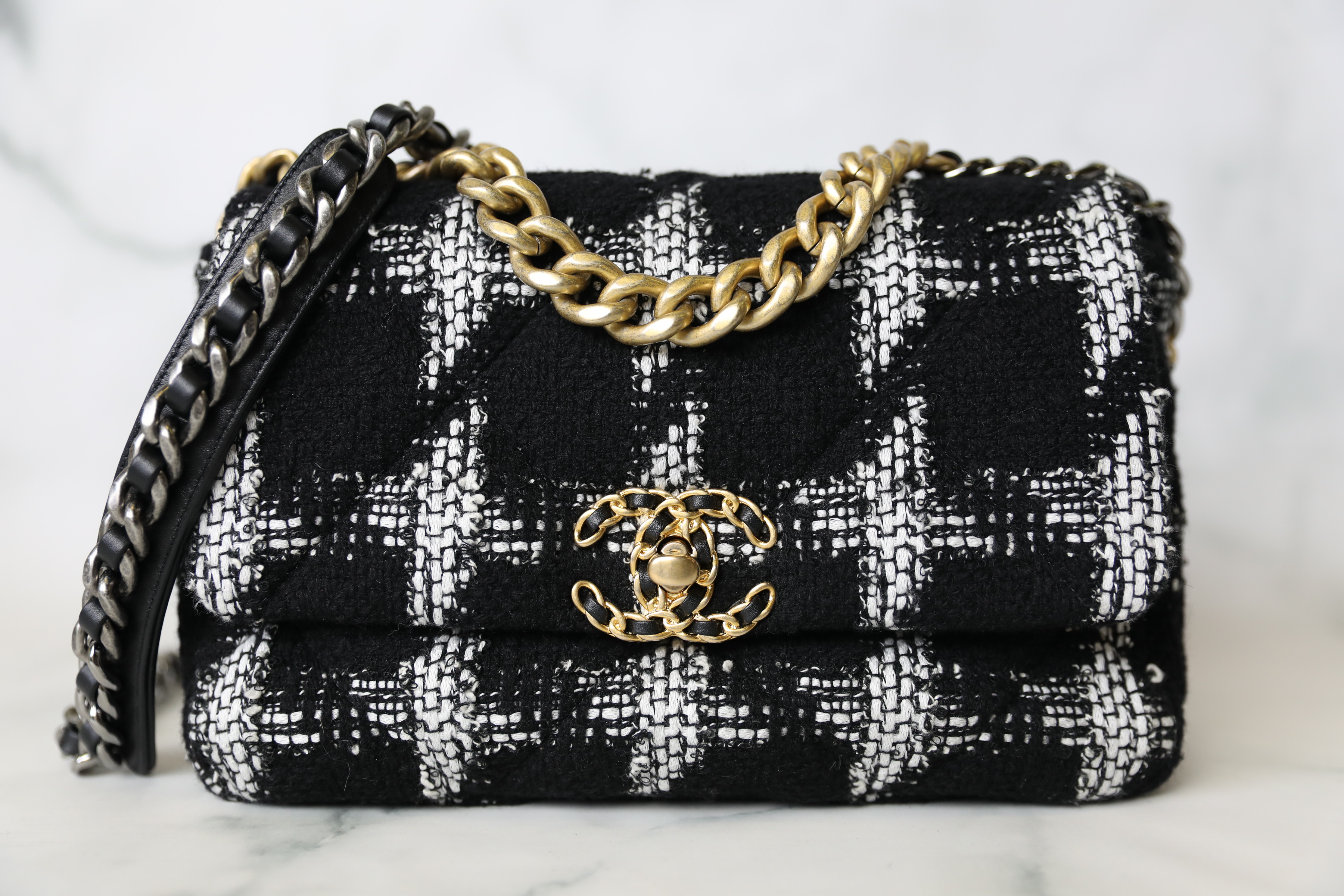 Chanel 19 Small, Black and White Houndstooth Tweed, Preowned in Box WA001