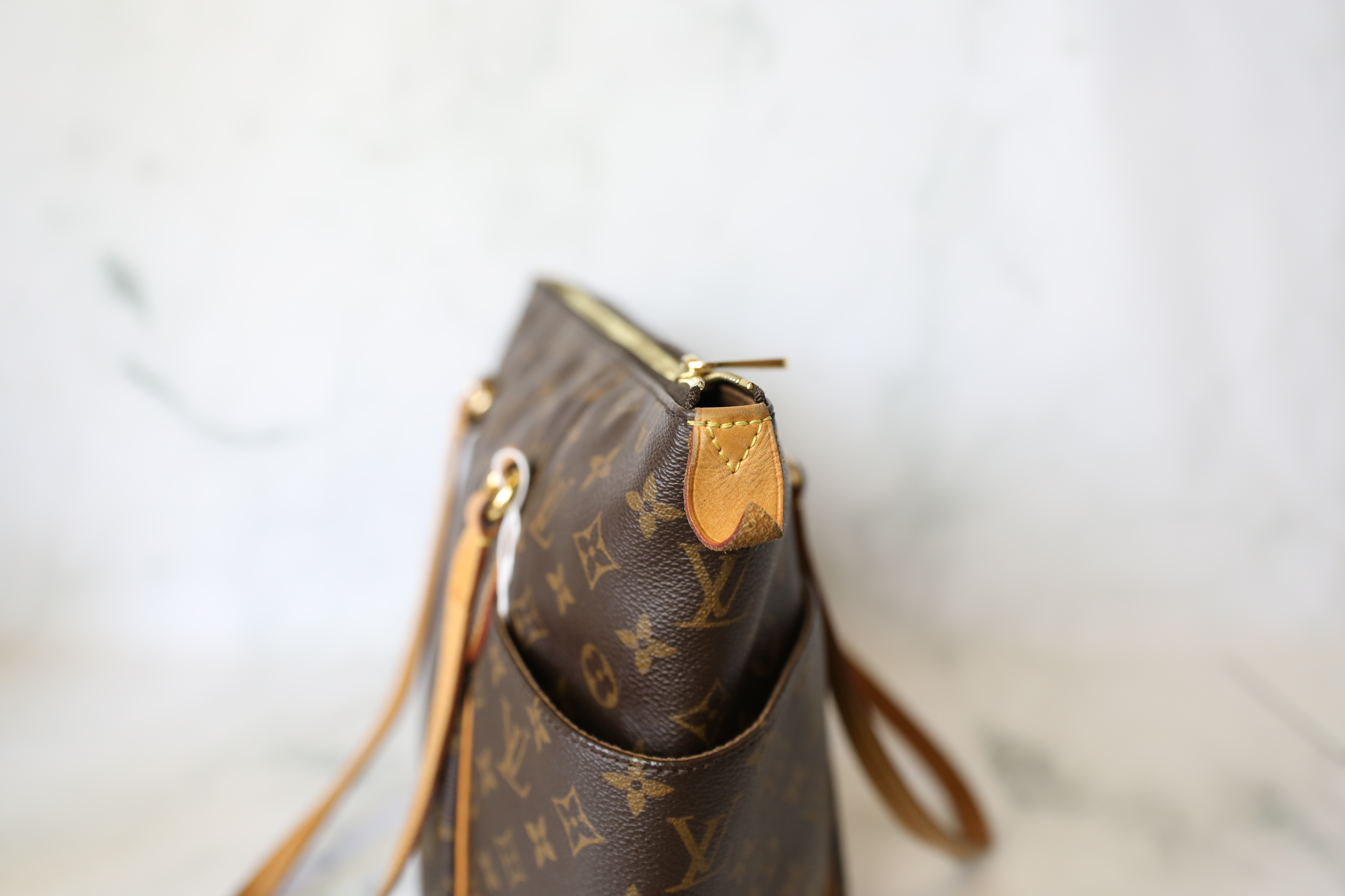 LV Totally MM Tote 001-255-00005 - Luxury Pre-Loved Handbags