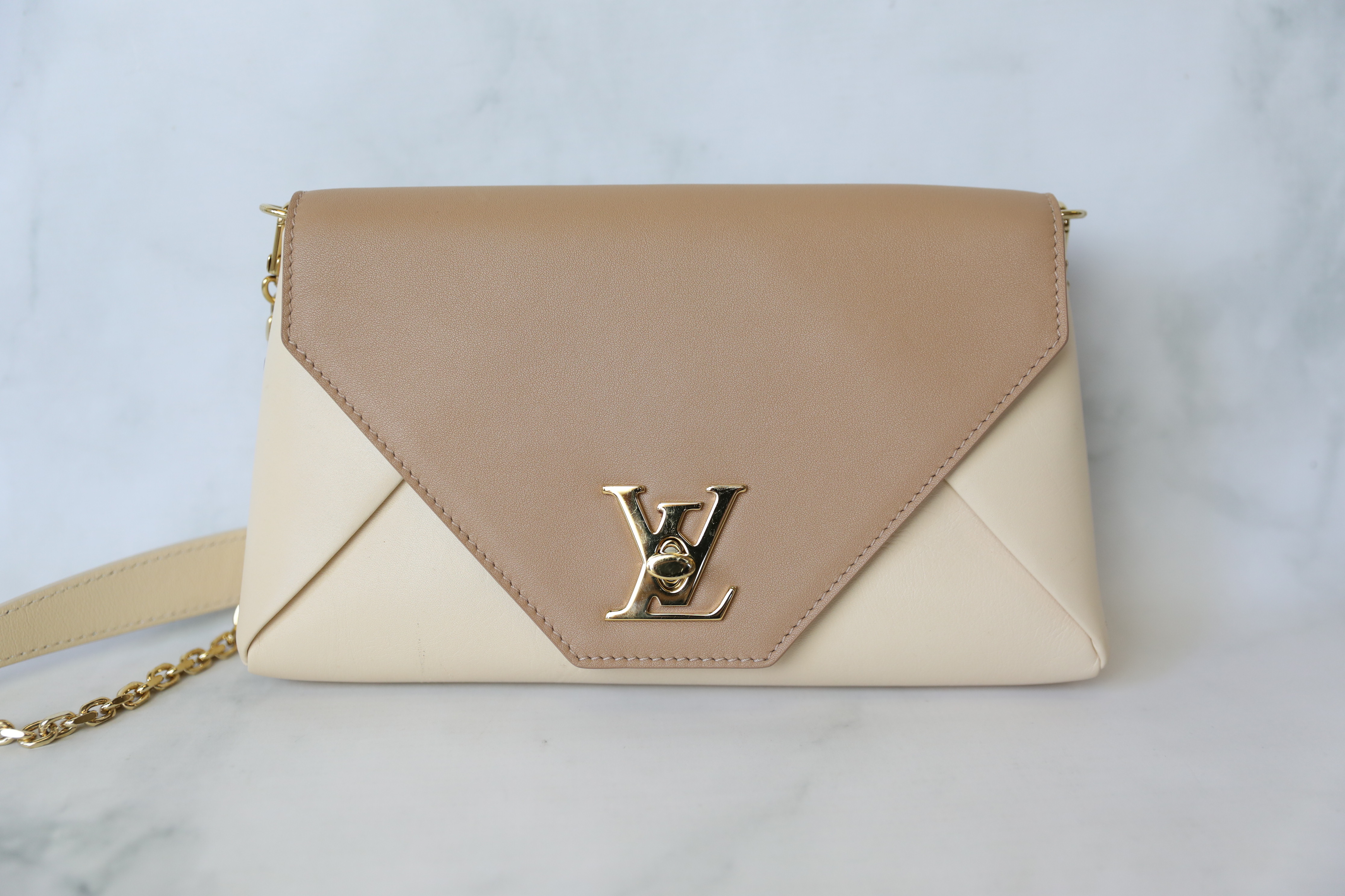 Louis Vuitton Blanche MM, Papyrus Creme, Preowned in Dustbag