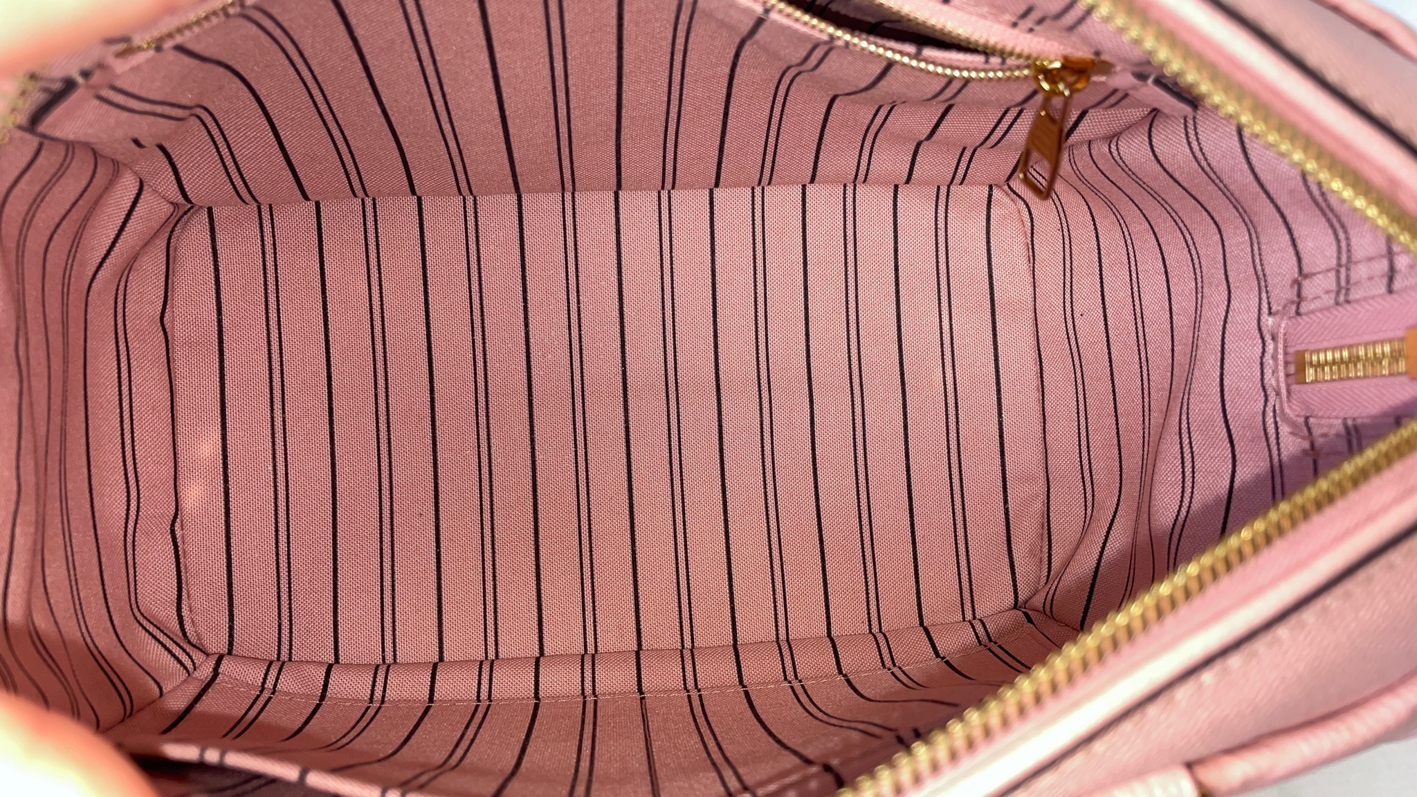 Preloved Louis Vuitton Rose Poudre Empreinte Monogram Leather Daily Po –  KimmieBBags LLC