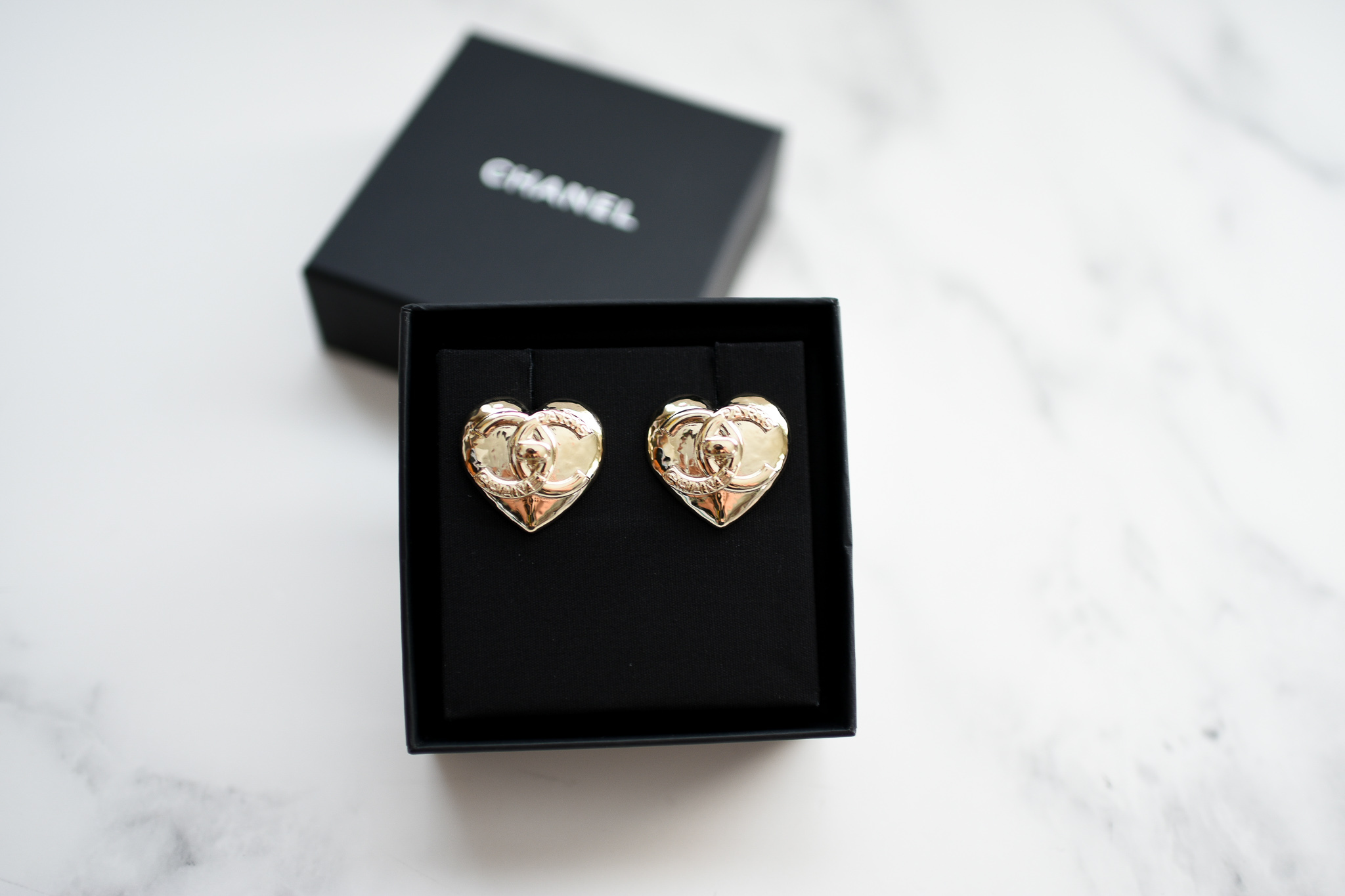 Chanel Statement CC Turnlock Heart Earrings in Gold (No Stone), New in Box  GA001