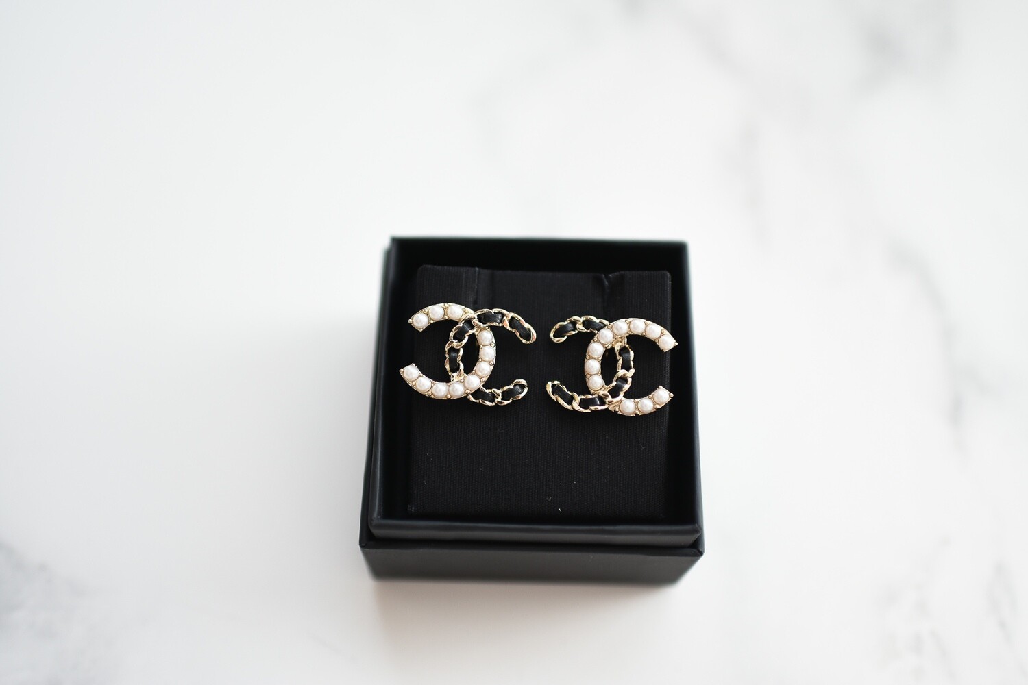 Chanel Earrings CC Studs with Pearls Black Leather in Gold, New in Box WA001