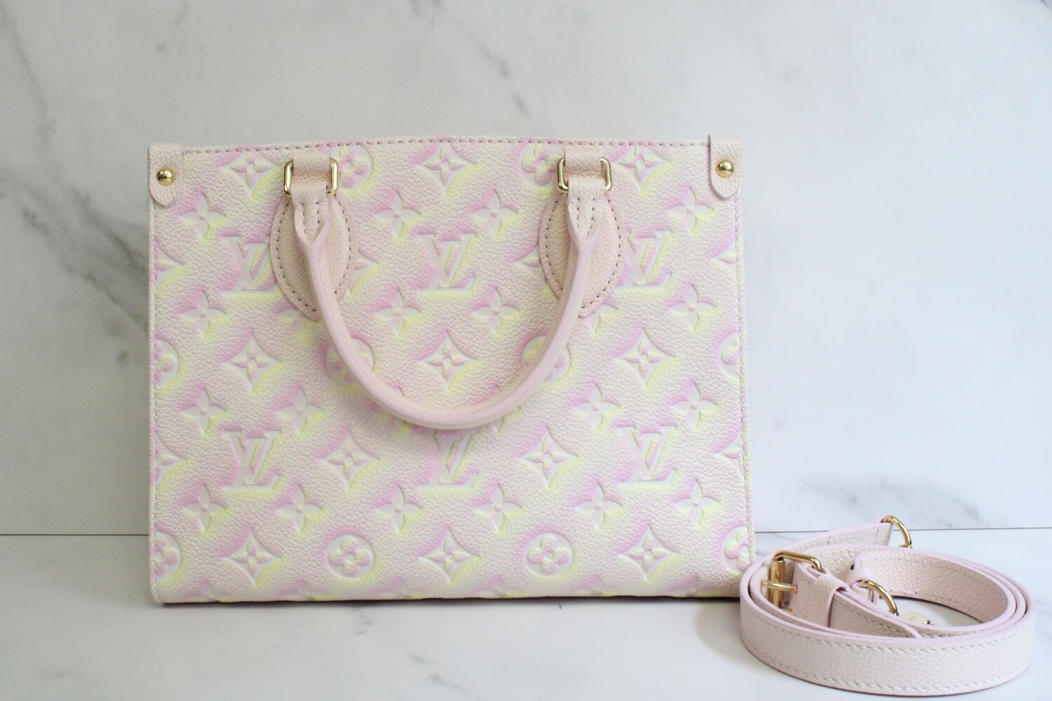 Louis Vuitton On The Go PM,  Light Pink, New in Dustbag MA001