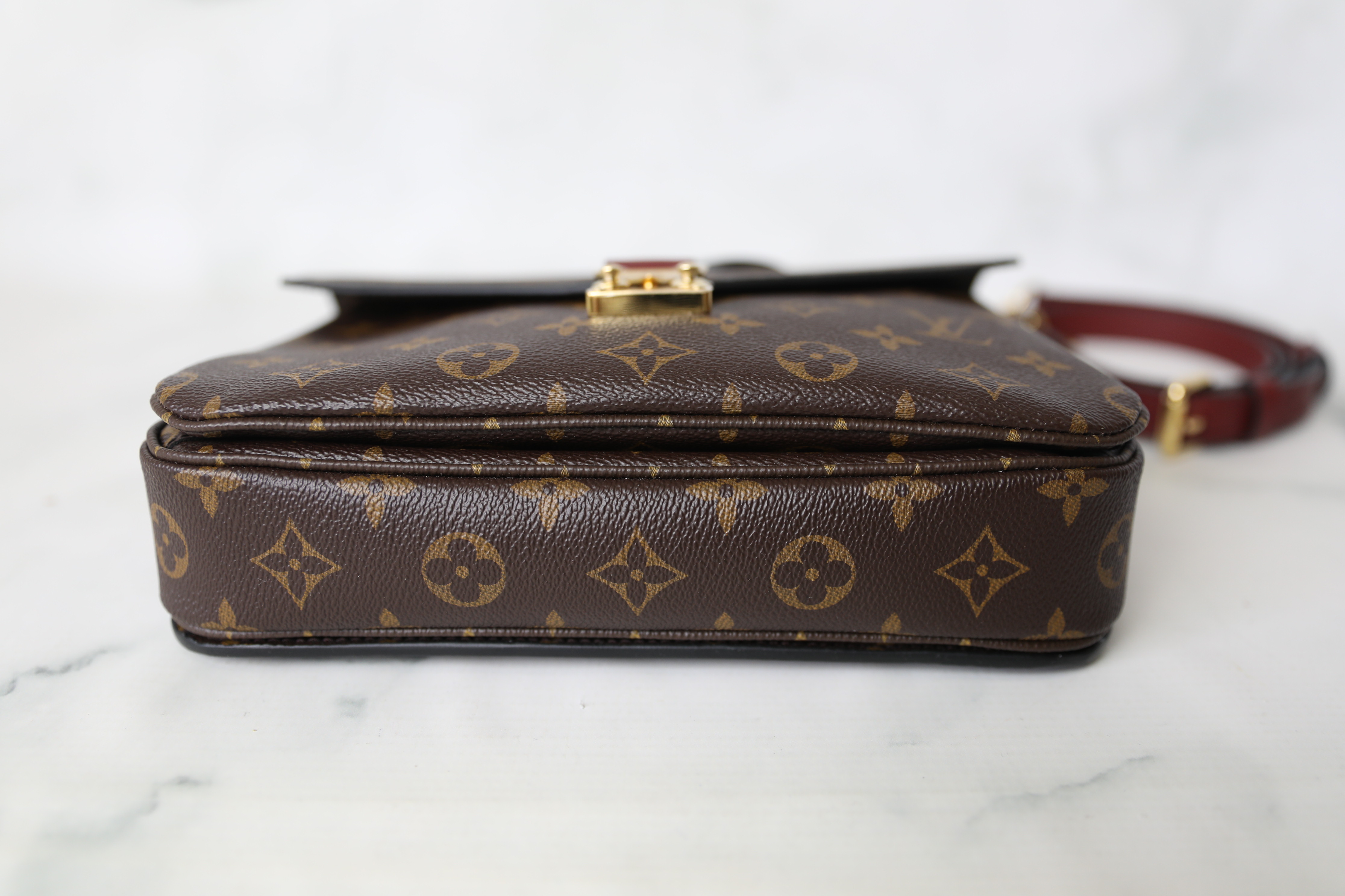POCHETTE MÉTIS BRAIDED HANDLE💝What fits💖UNBOXING Louis Vuitton SUMMER  2020 Collection💝HARD TO GET 
