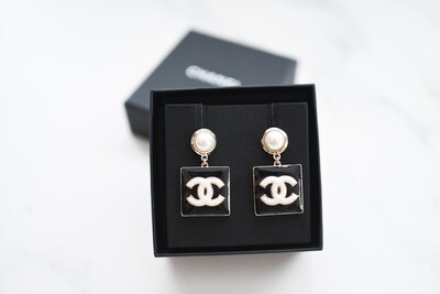 Chanel Statement CC Drop Earrings in Black and Gold, New in Box GA001
