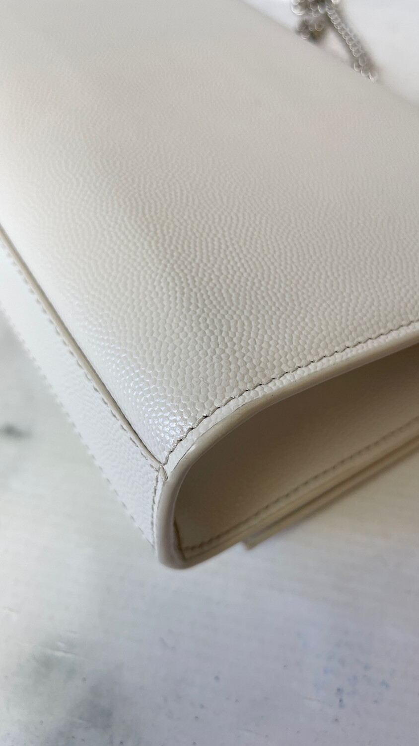 Saint Laurent Kate Medium White Pebbled Leather with Silver Hardware Preowned No Dustbag WA001