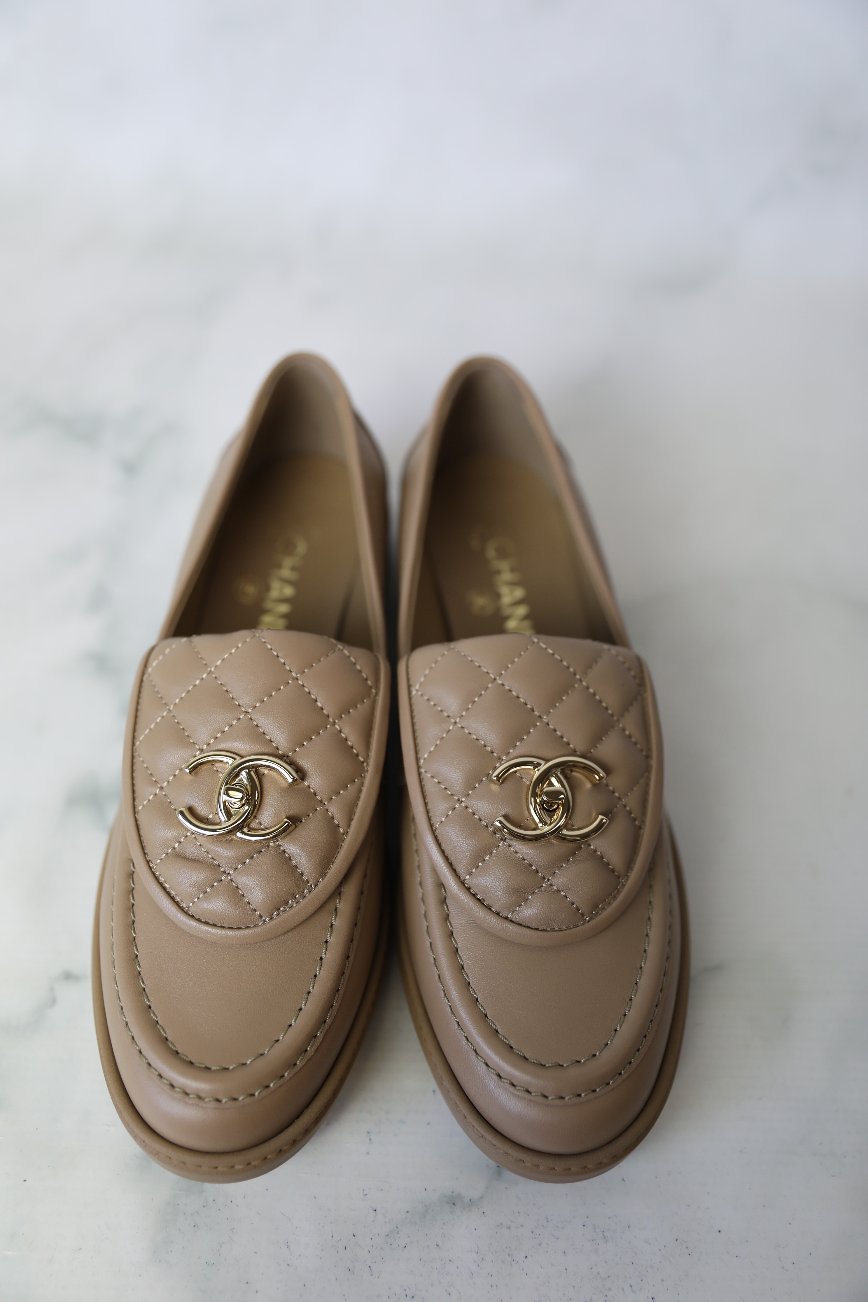 Vintage CHANEL CC TURNLOCK Logo Beige Patent Leather Loafers Flats