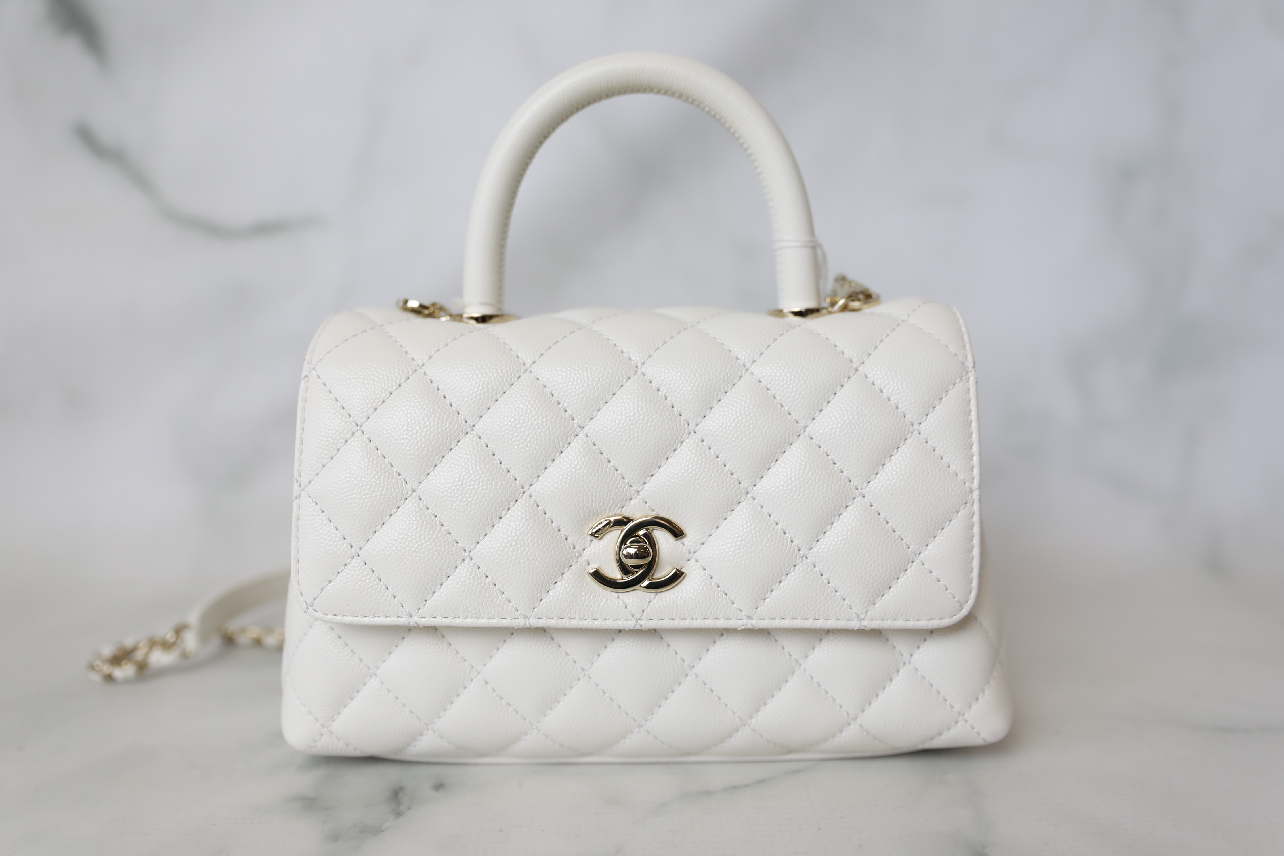 Chanel mini coco handle Sonw White,Chanel's classic color is white,whi