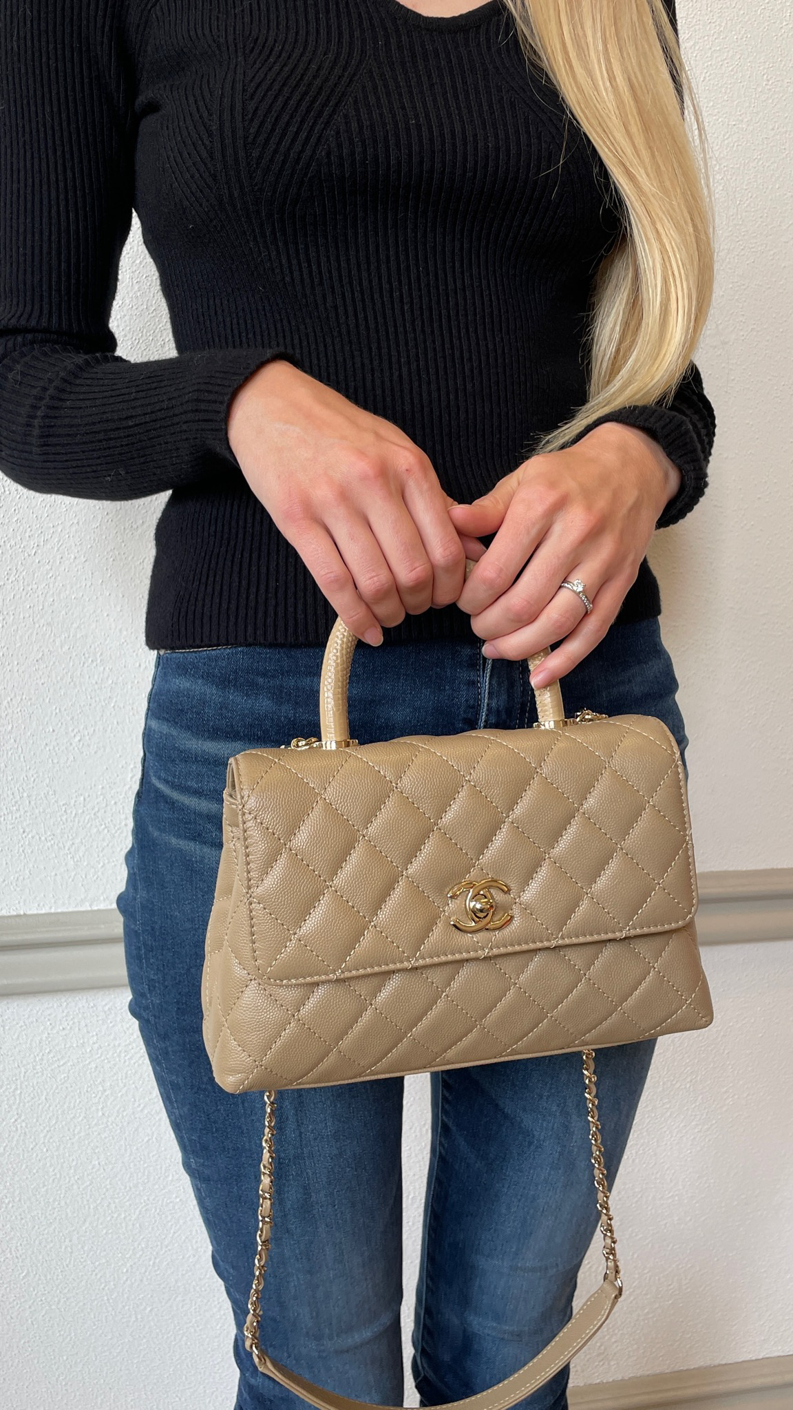 奶啤國: Chanel Coco Handle in Beige