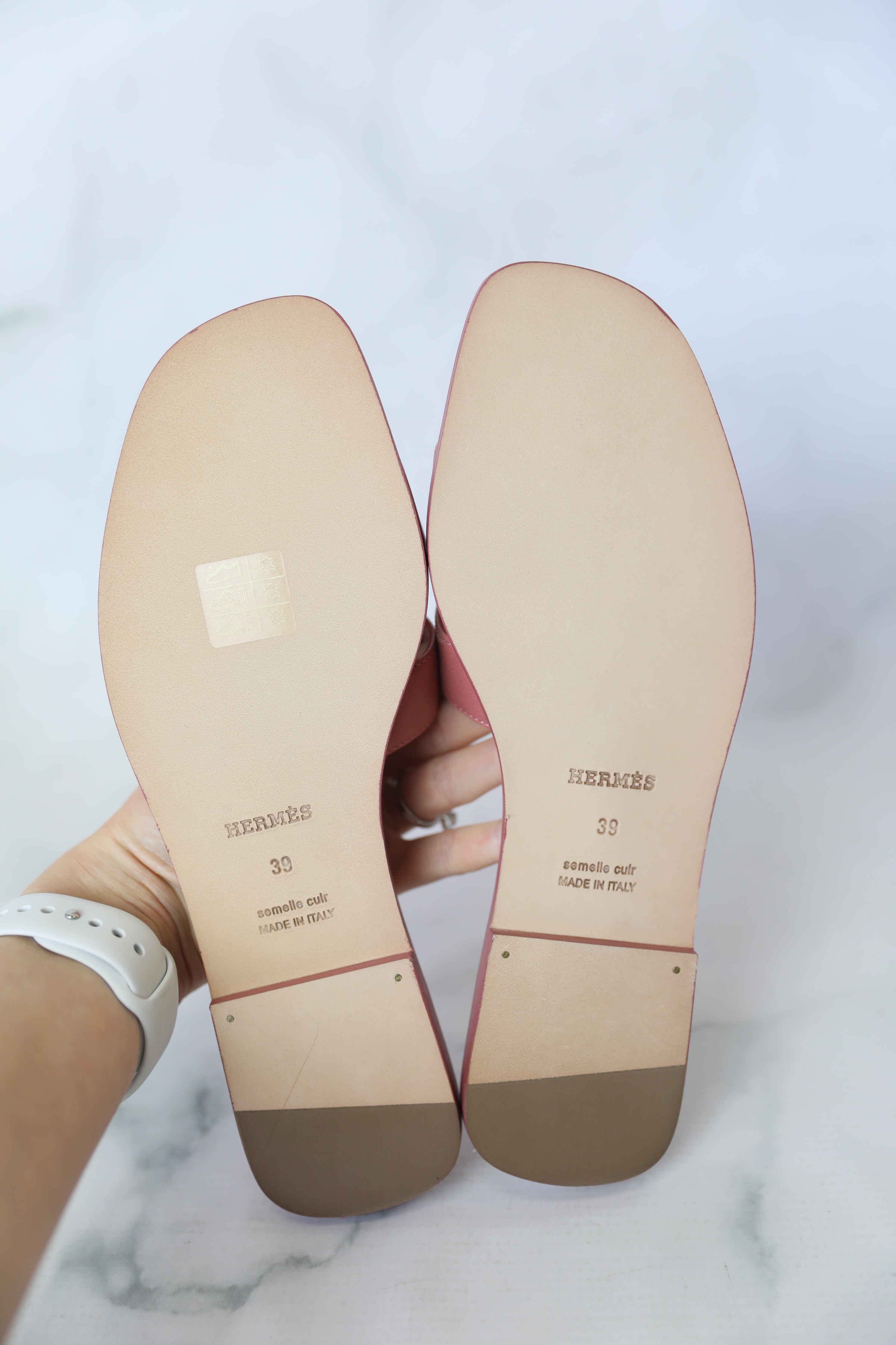 Hermes Oran Sandals Vert Electrique Suede 38 – Madison Avenue Couture