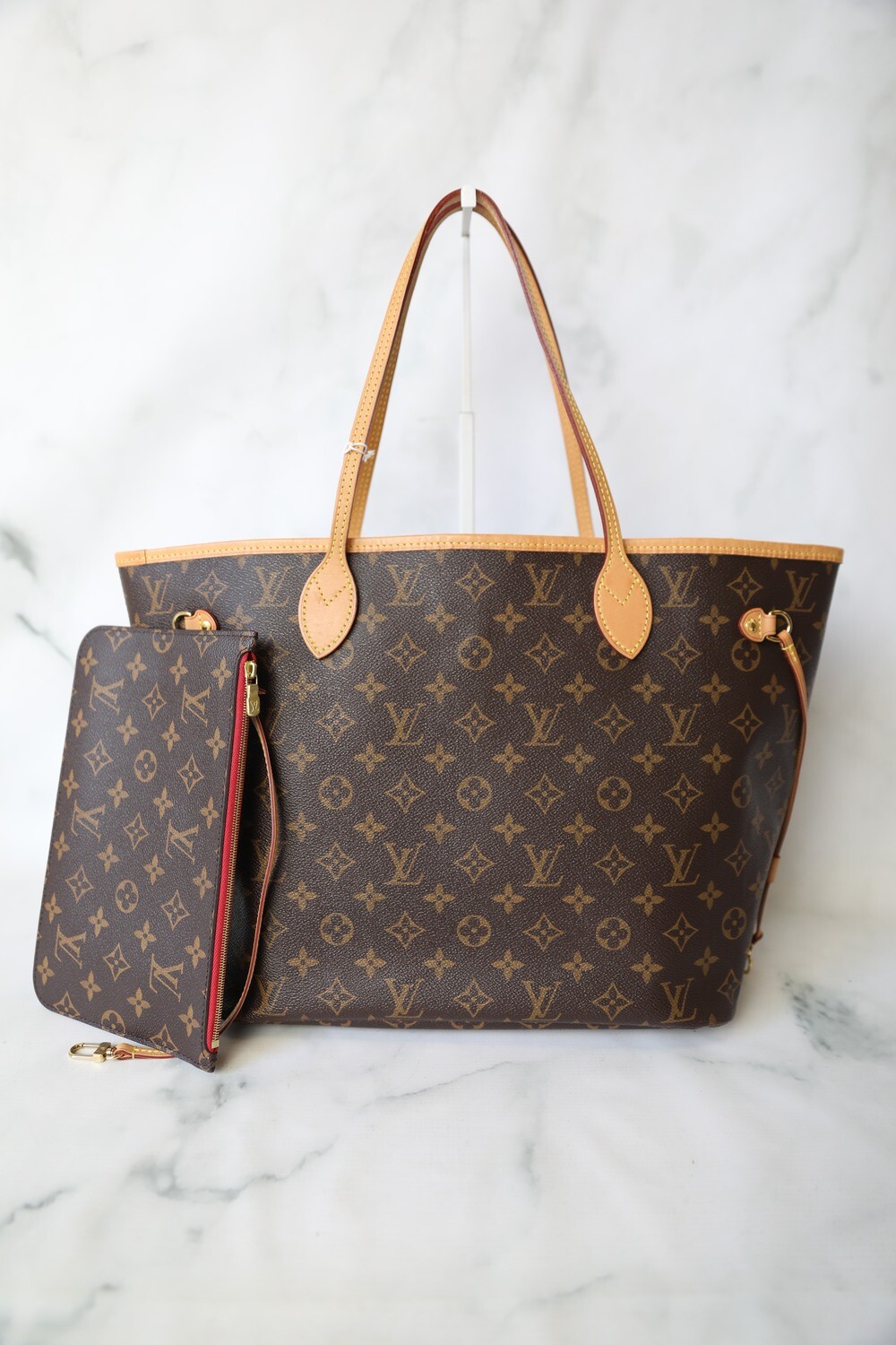 lv neverfull red lining