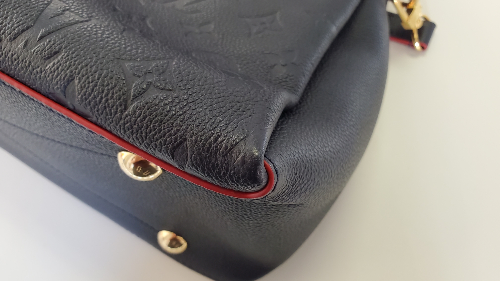 Louis - M56384 – Louis Vuitton Arsty medium model handbag in taupe  empreinte monogram leather - Vuitton - Monogram - gets ready for battle in  Virgils latest Louis Vuitton sneakers - Thames - Shoulder - Bag - PM