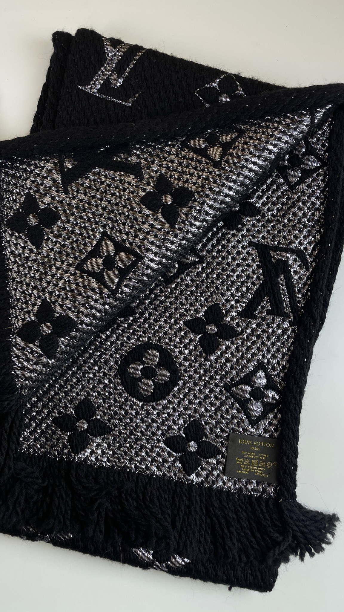 Louis Vuitton Logomania Shine wool scarf Black ref.400364 - Joli Closet
