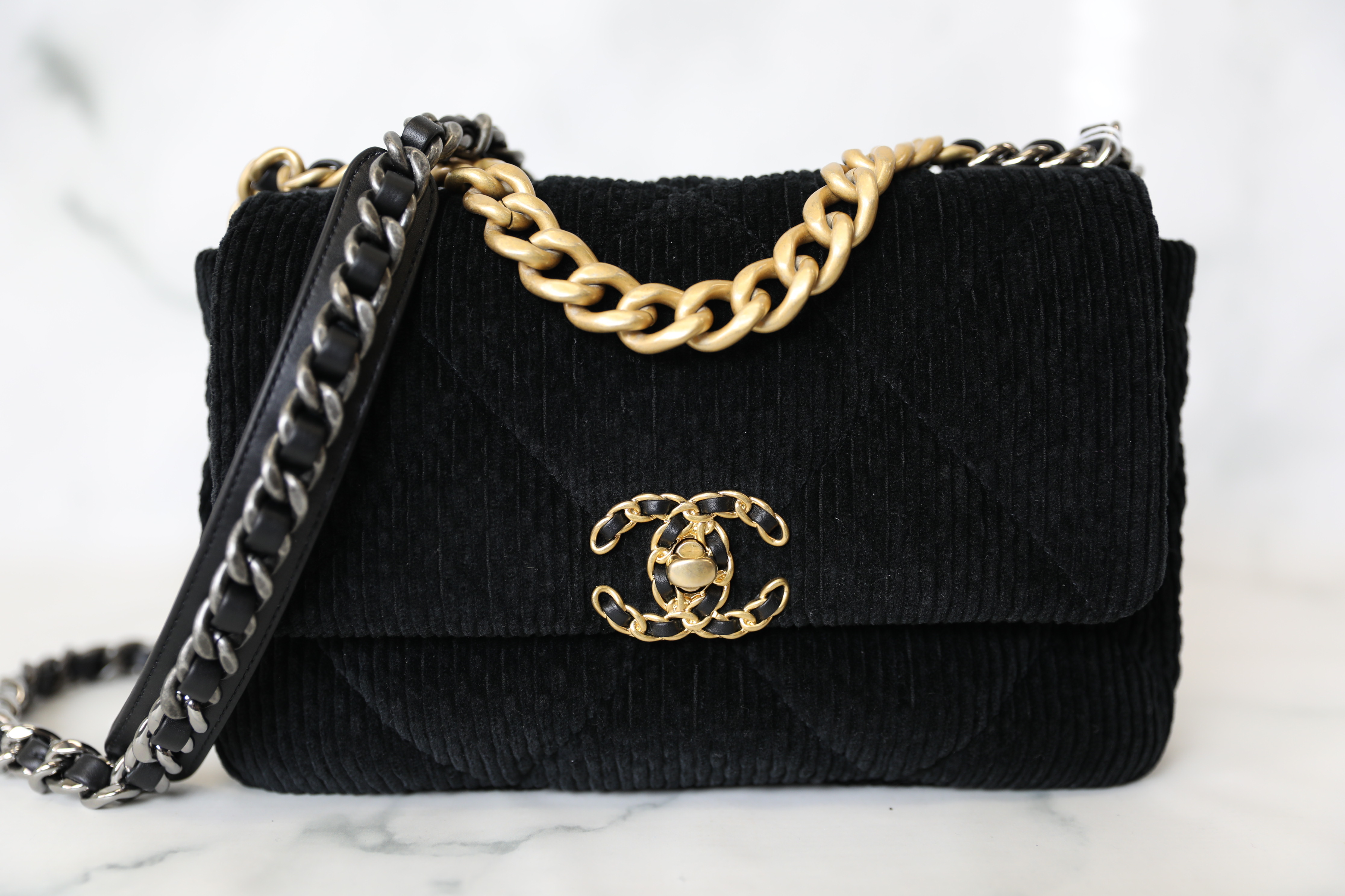 Chanel 19 Flap Bag Quilted Goatskin Maxi Black 8440929