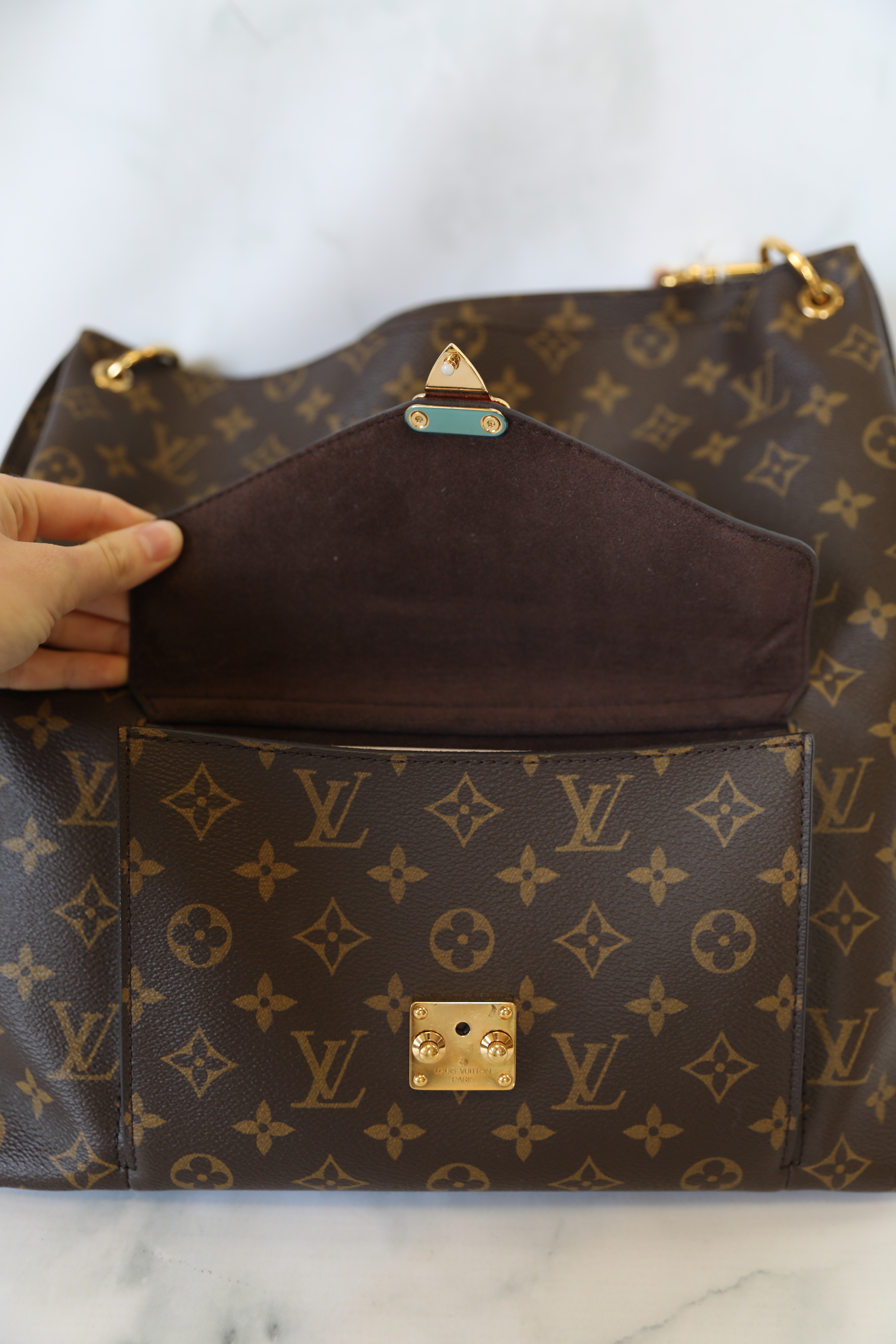 PRELOVED Louis Vuitton Monogram Metis Hobo Canvas Bag SD0154 072123 $2 –  KimmieBBags LLC