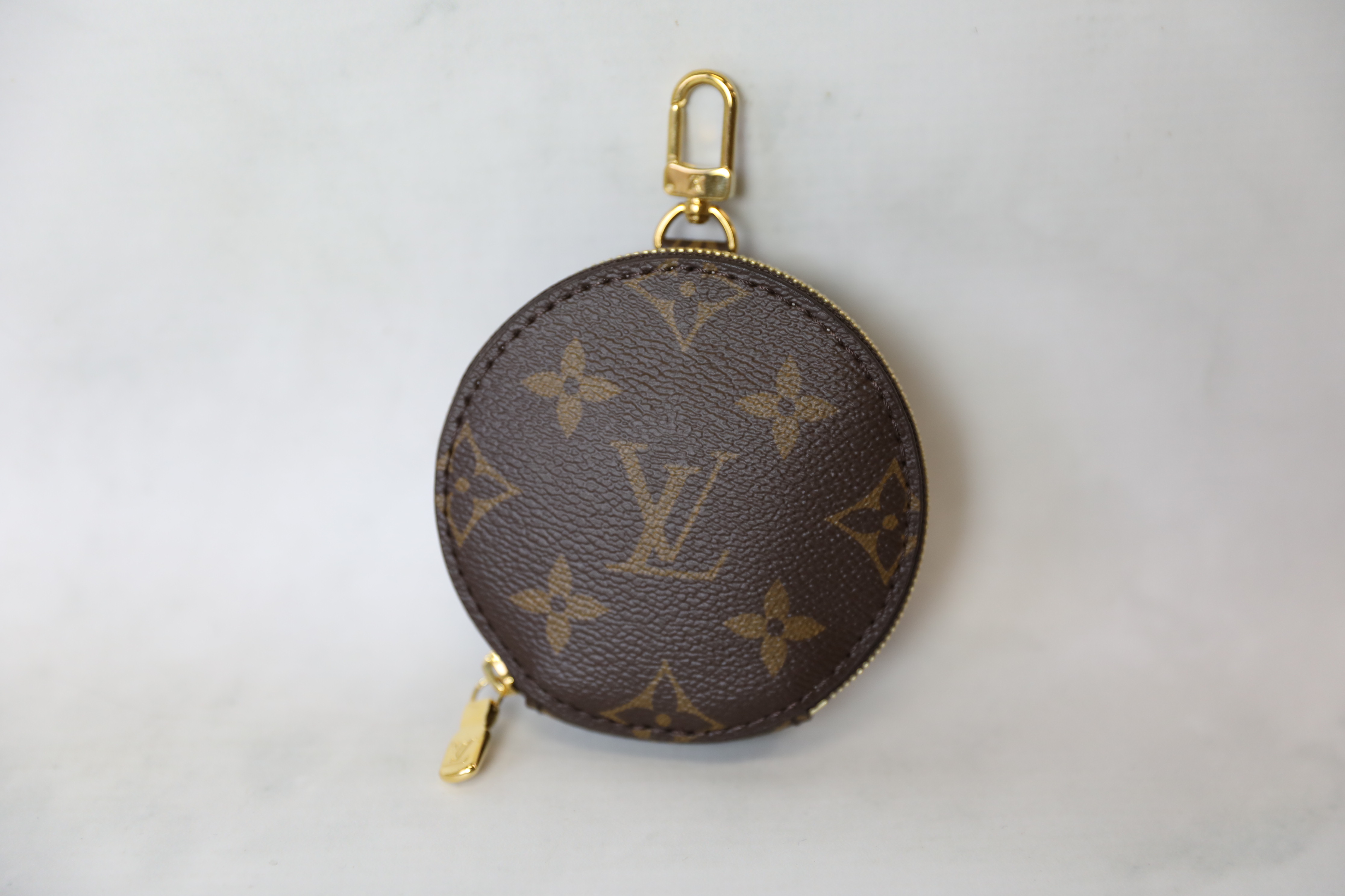 Louis Vuitton Multi Pochette, Monogram with Green Strap, Preowned in Box  WA001 - Julia Rose Boston