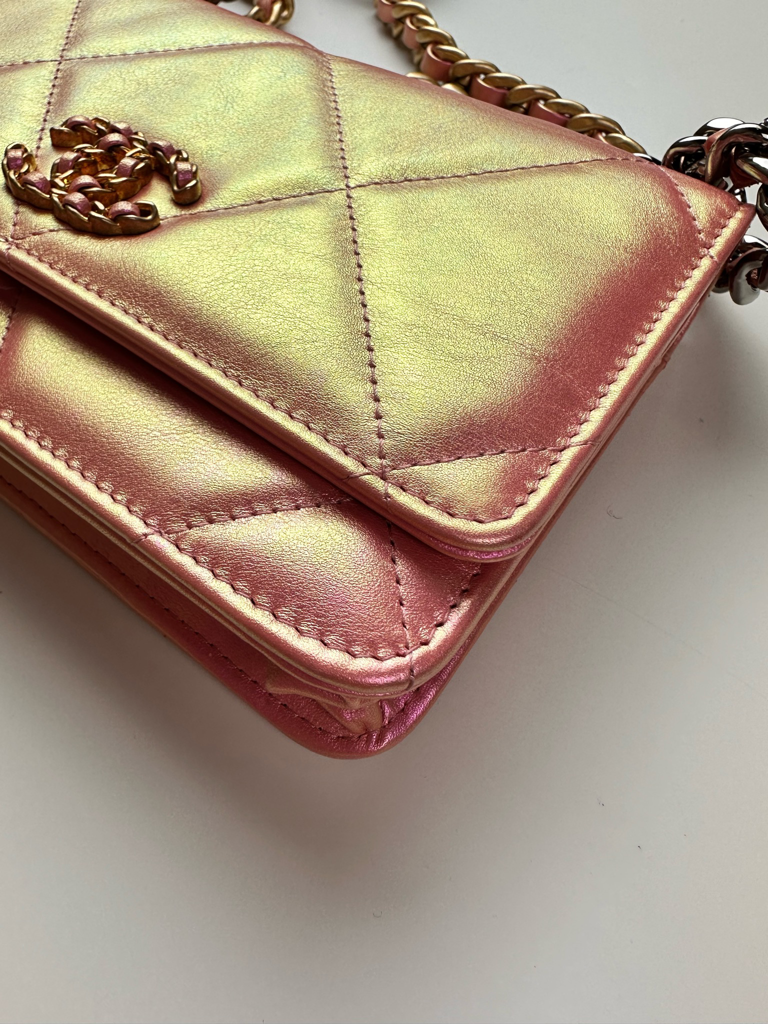 Chanel 19 Calfskin Wallet on Chain Iridescent Pink – DAC