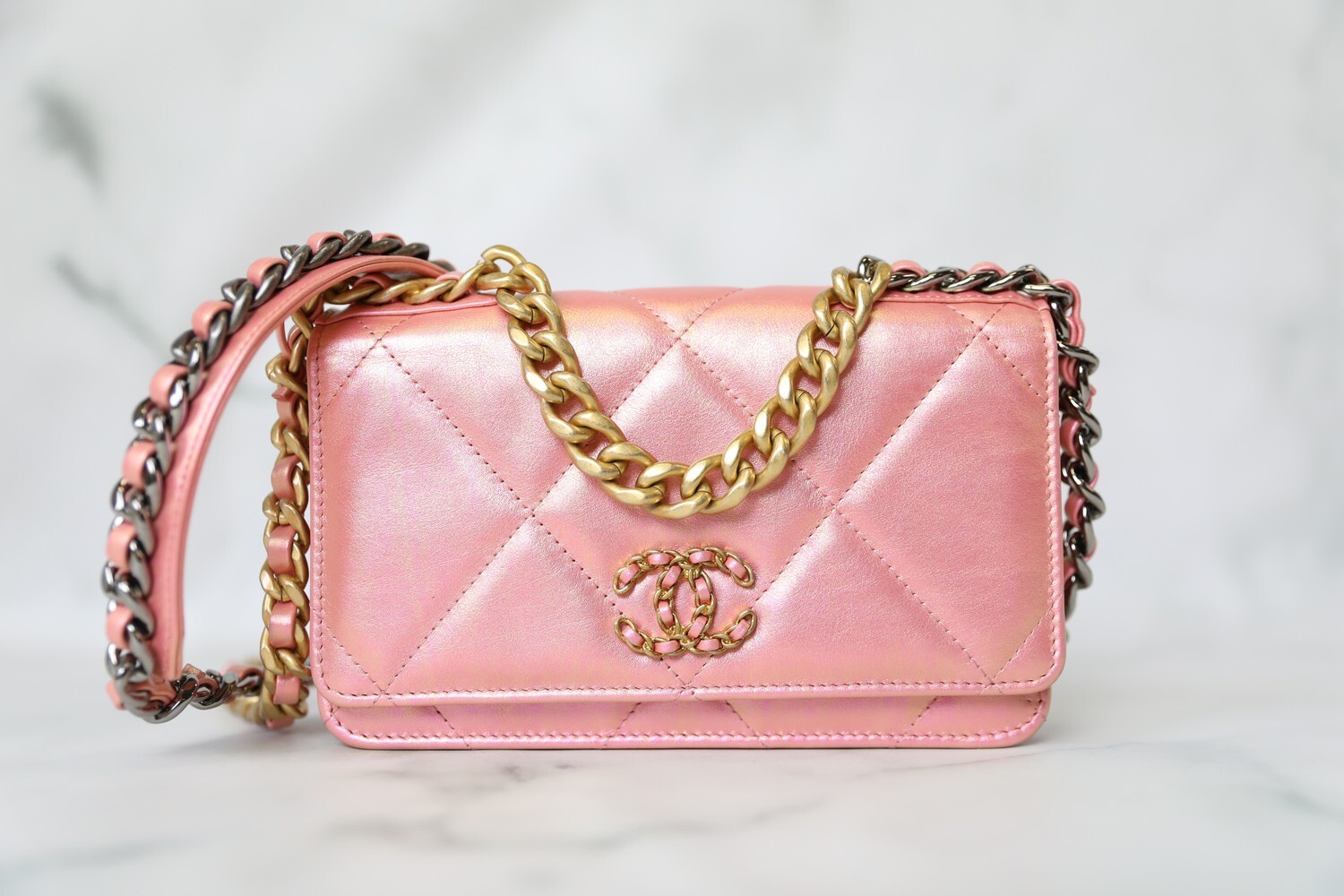 Chanel 19 Wallet on Chain, Pink Iridescent, Preowned in Box WA001