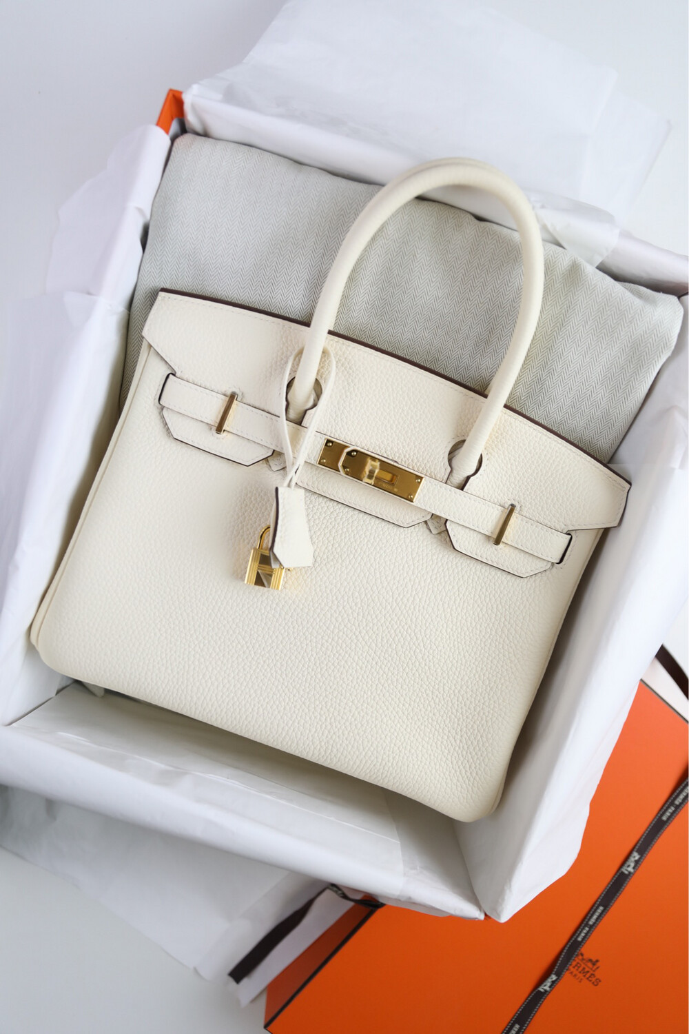 Hermes Lindy 30 Nata Clemence Gold Hardware – Madison Avenue Couture