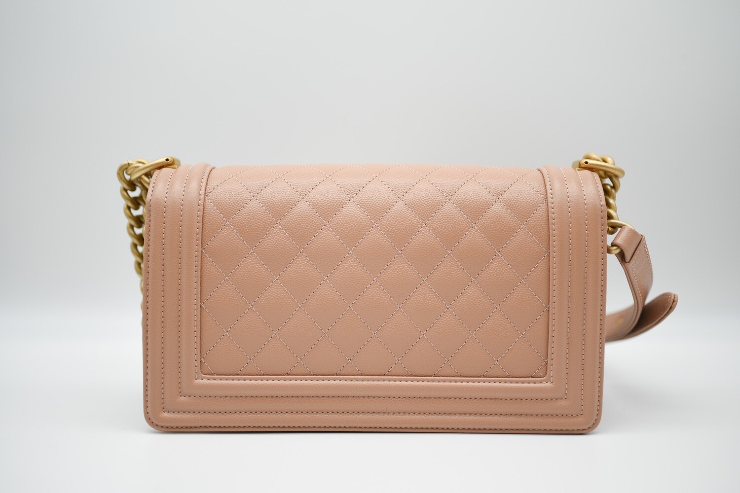 【ヴィンテージ】Rank:S☆Chanel Beige Boy Medium Series23 Bag Chanel Boy Old Medium Caviar Beige | SACLÀB