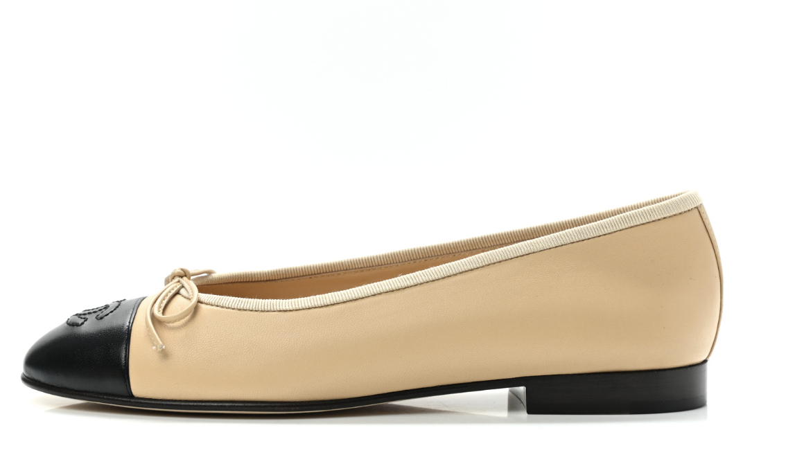 Chanel Ballerina Flats Beige Black - 36 - NEW!