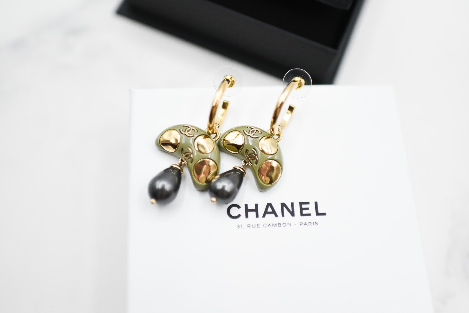 CHANEL NEW CC Heart Faux Pearl Gold Crystal Evening Dangle Drop Earrings in  Box