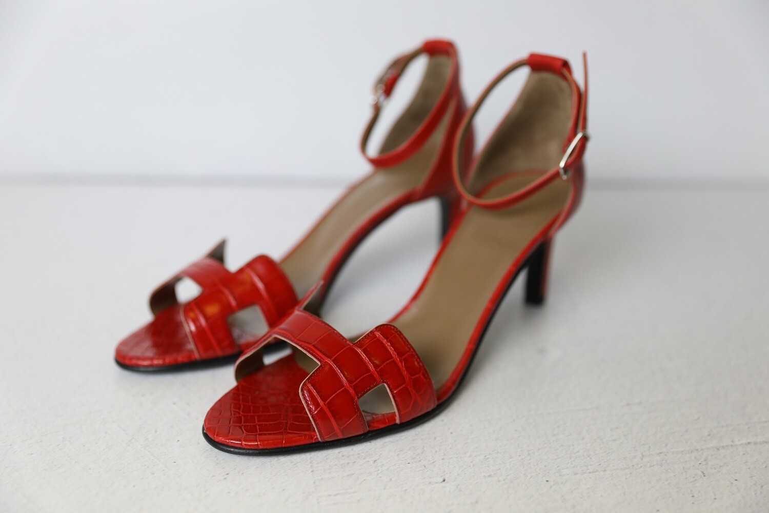 Knockoff AAA Hermes Rose Red Ostrich Oasis Sandals HJ01287