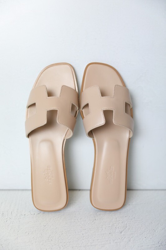 Hermes Oran Sandals, Nude Beige, Size 39, New in Box WA001