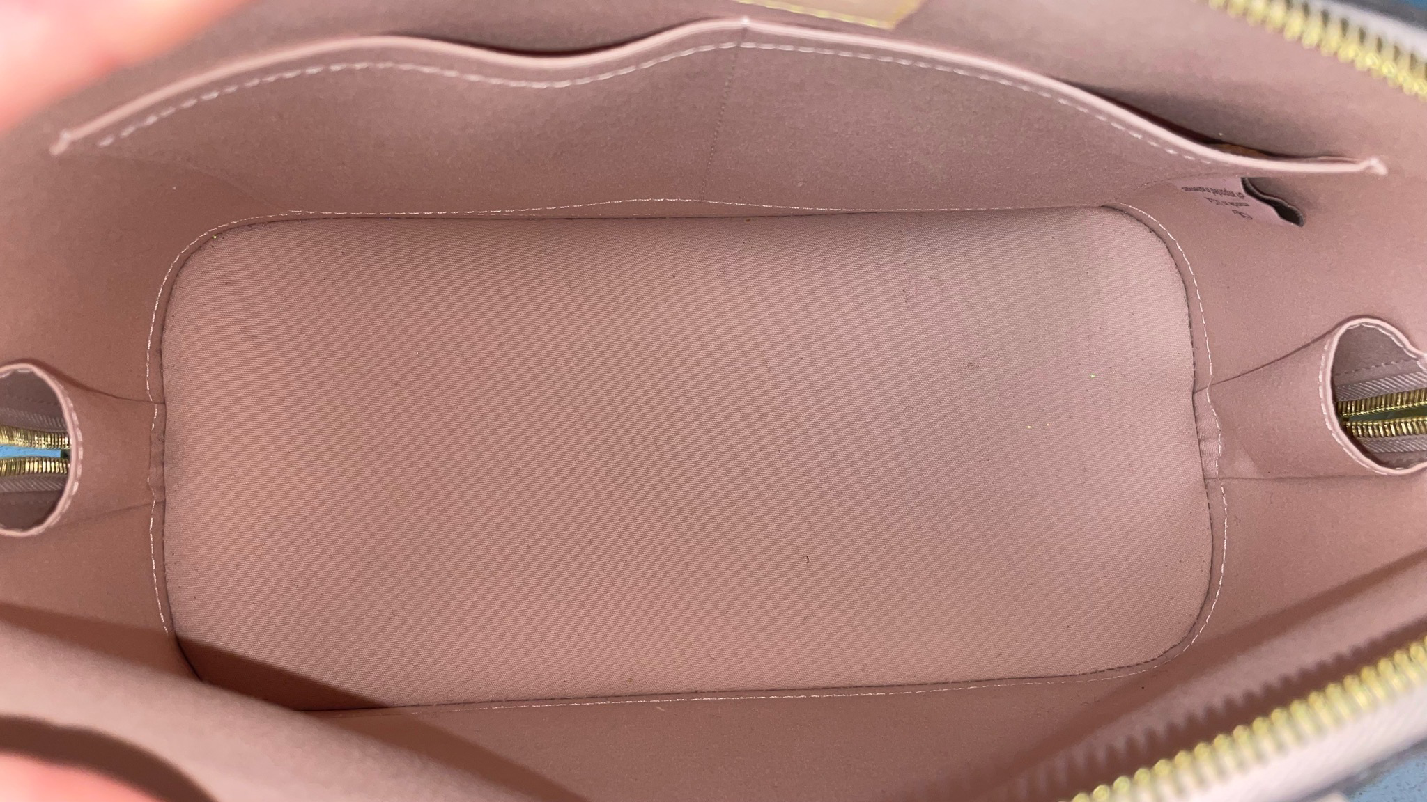 Louis Vuitton Alma White Patent leather ref.64305 - Joli Closet