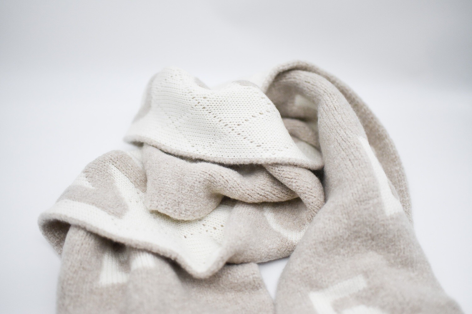 Chanel Scarf Cashmere Blend Ivory/Light Beige, New