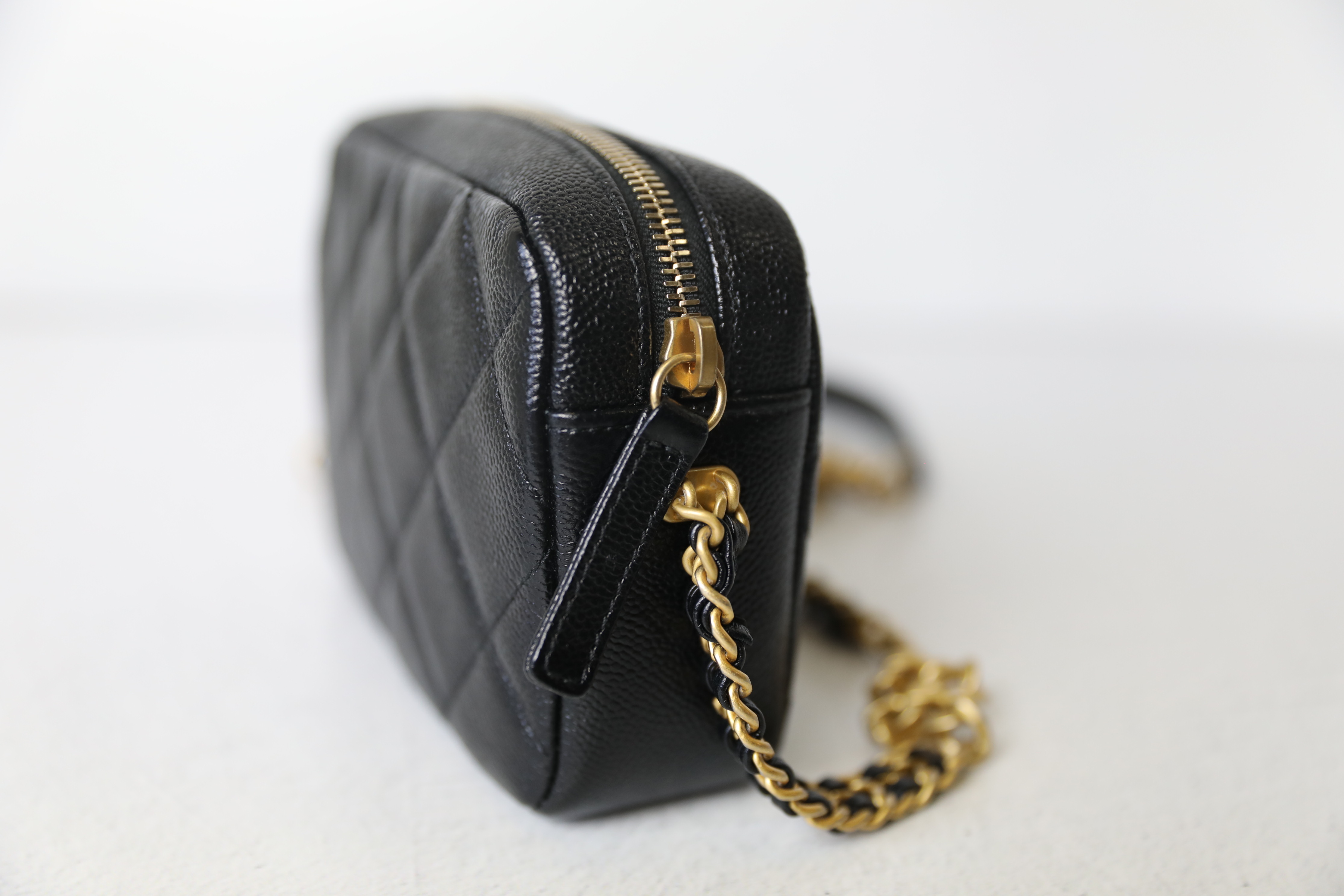 CHANEL Shiny Caviar Quilted Chain Melody Camera Bag Black 1238580