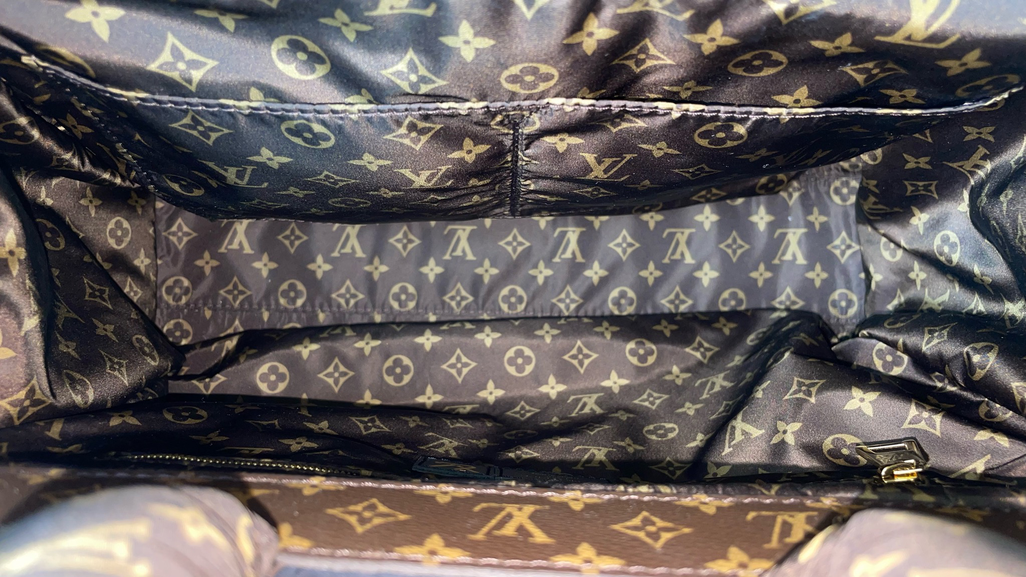Louis Vuitton Sac cabas OnTheGo MM Tissu ref.993850 - Joli Closet