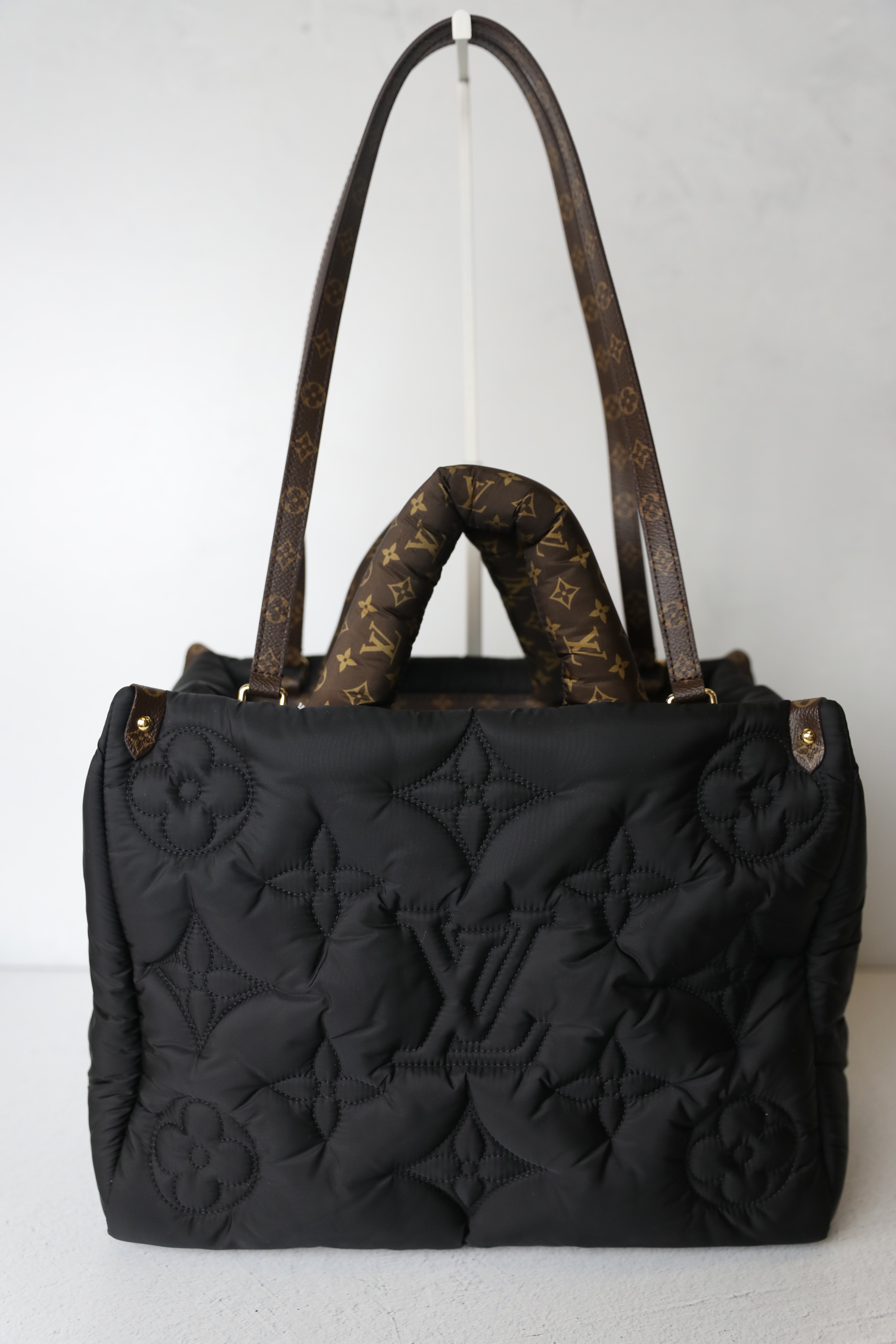 Louis Vuitton Onthego MM Pillow Black Bag Puffer Giant Flower