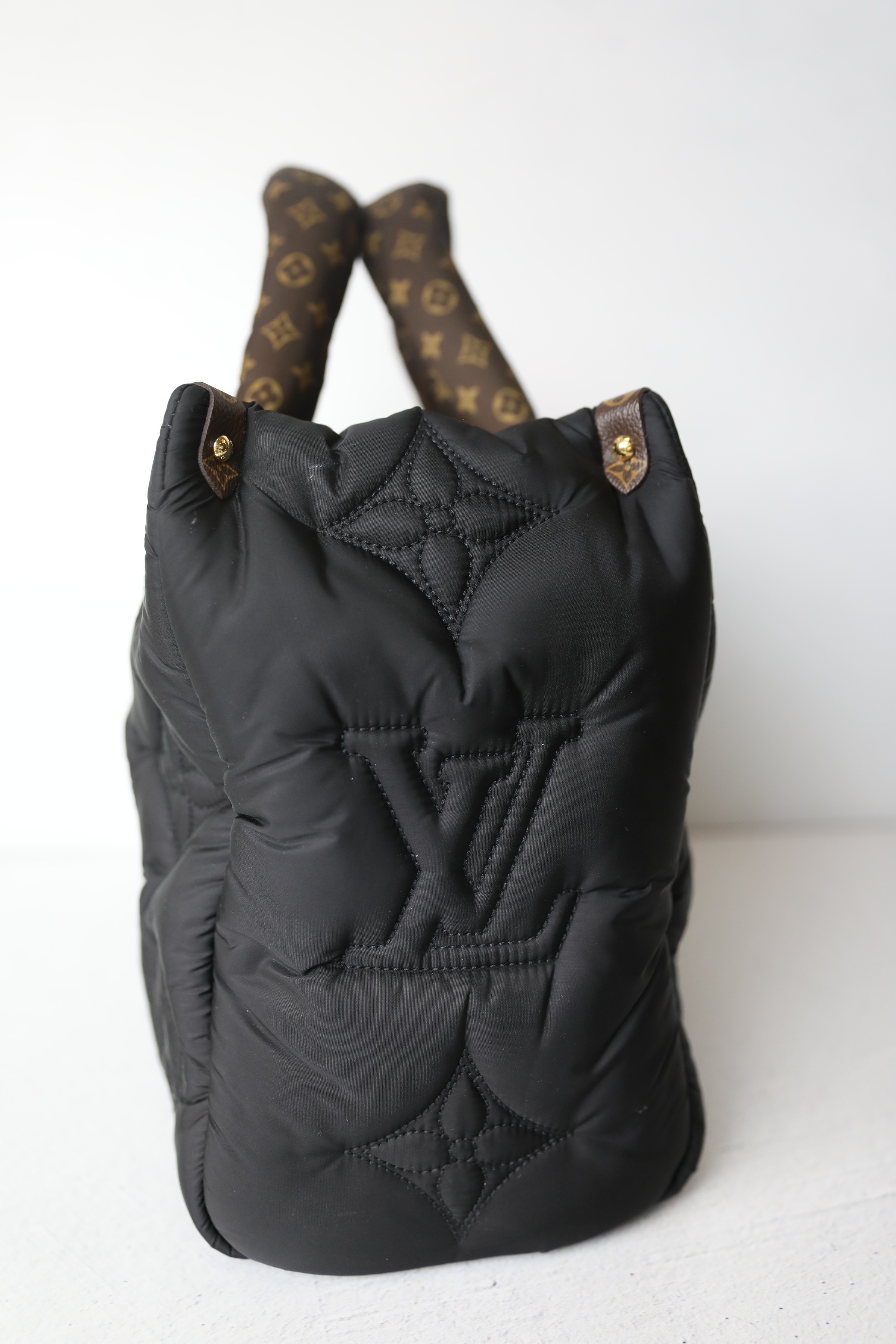 Louis Vuitton Onthego MM Pillow Black Bag Puffer Giant Flower