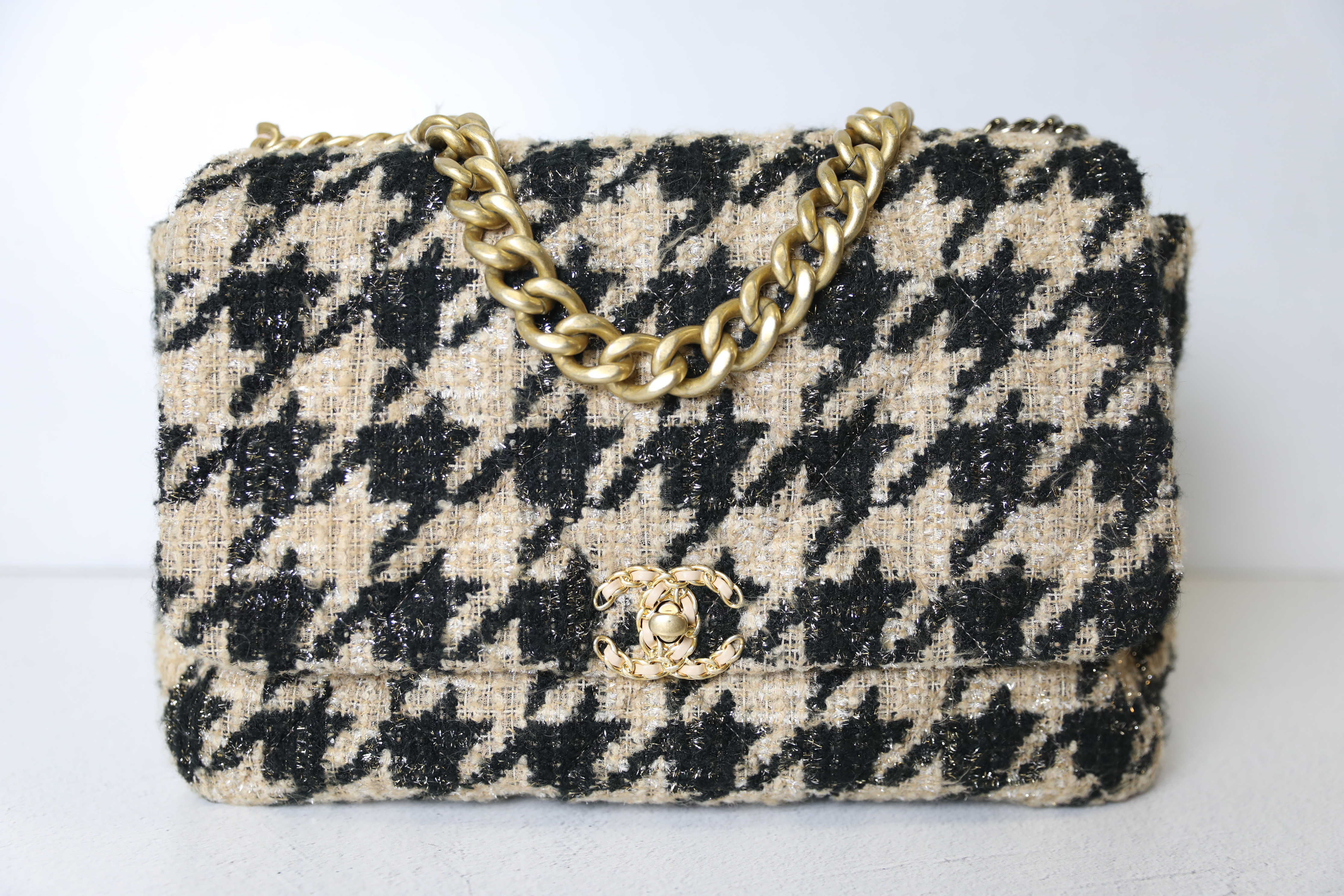Chanel 19 Maxi, Beige and Black Houndstooth Tweed, Preowned in