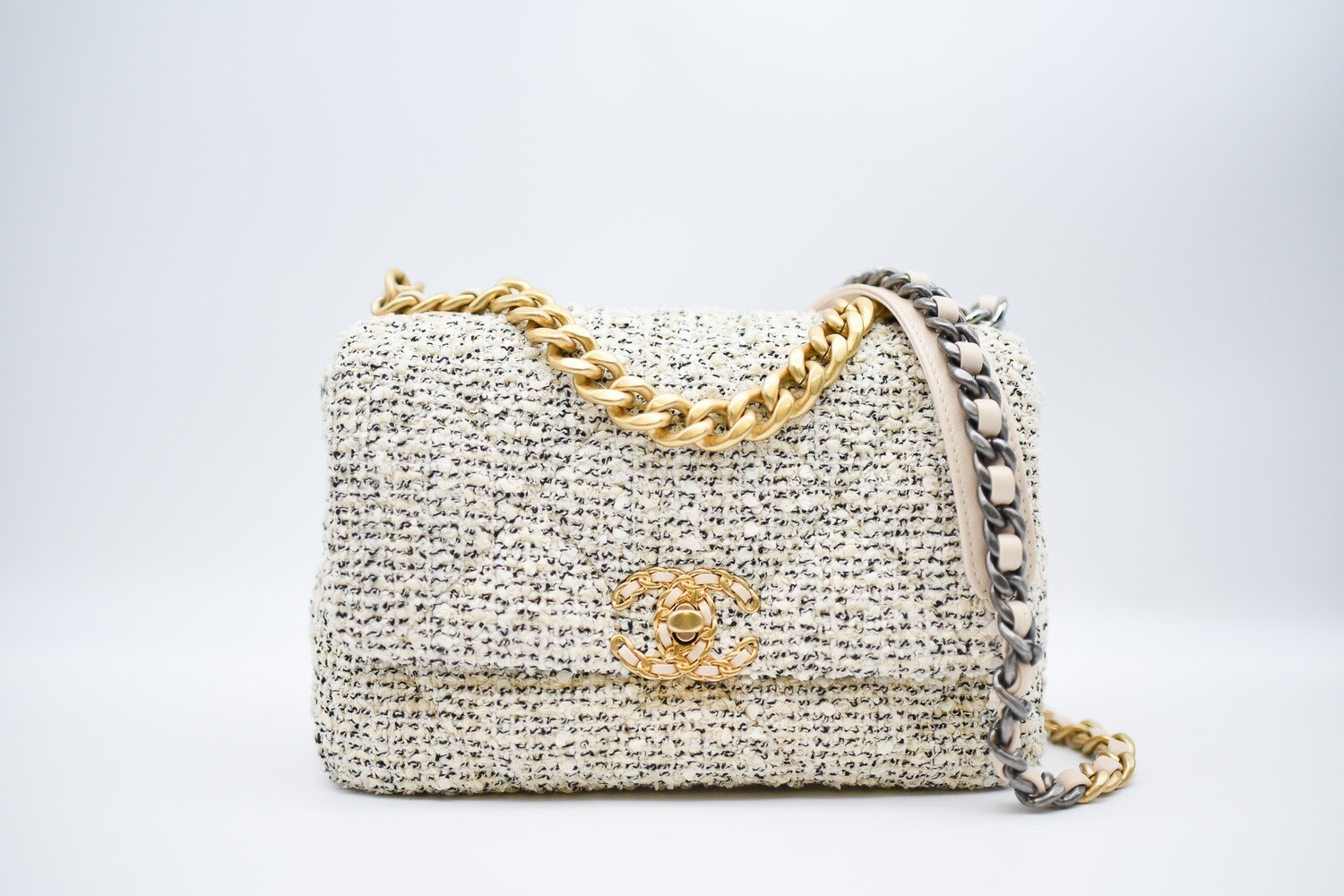 Chanel 19 Small, Oreo Beige Tweed, Preowned in Box MA001