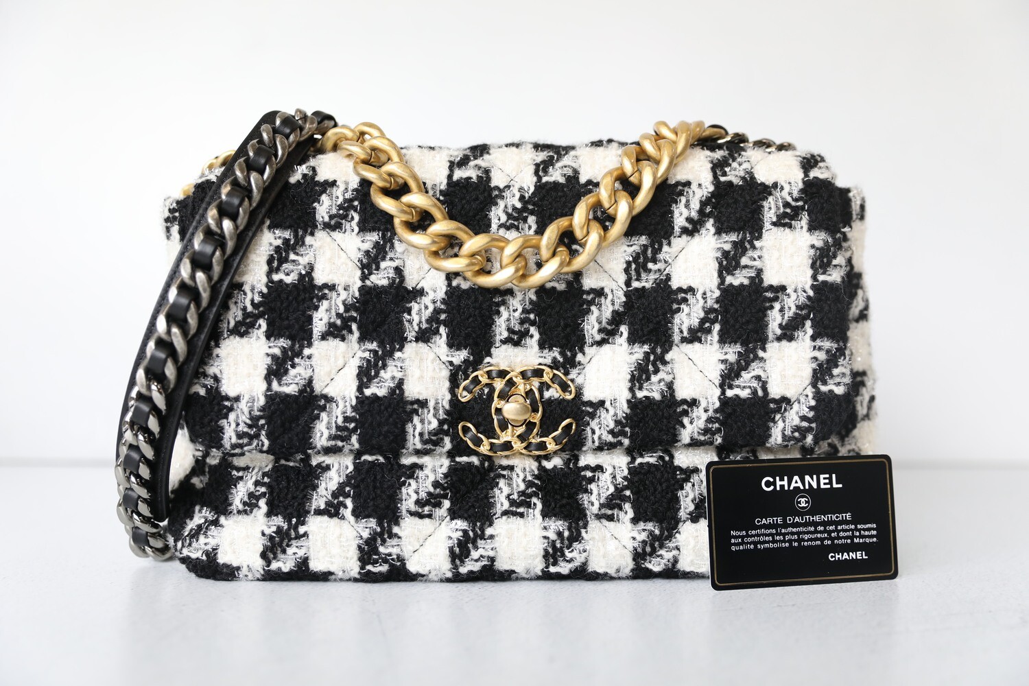 CHANEL, Bags, Iso Chanel 9 Houndstooth Bag