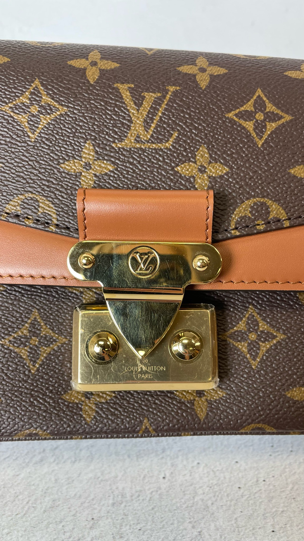 Louis VUITTON - Marceau bag in monogrammed canvas and …
