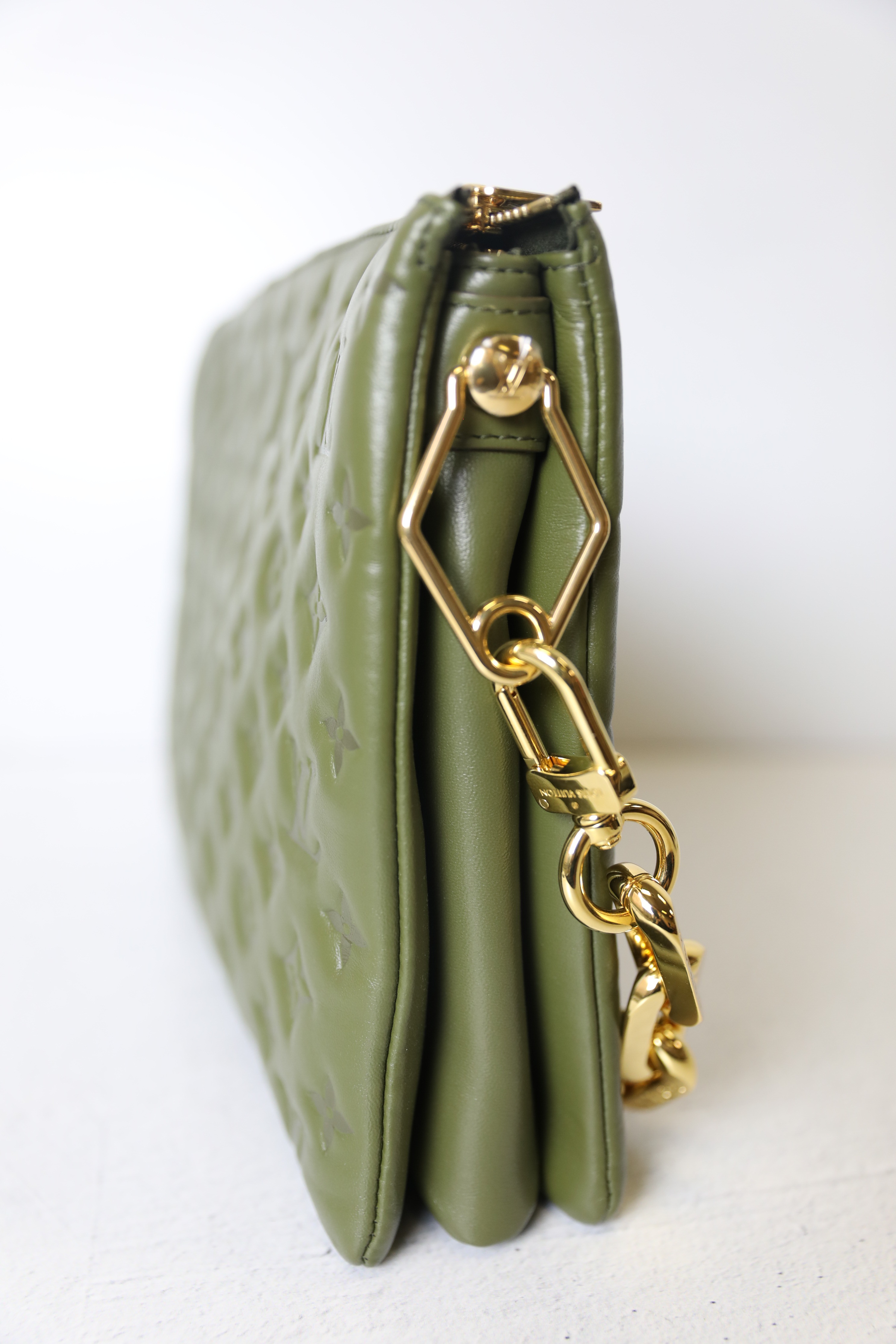 Louis Vuitton LV Khaki Coussin bag new Leather ref.264461 - Joli