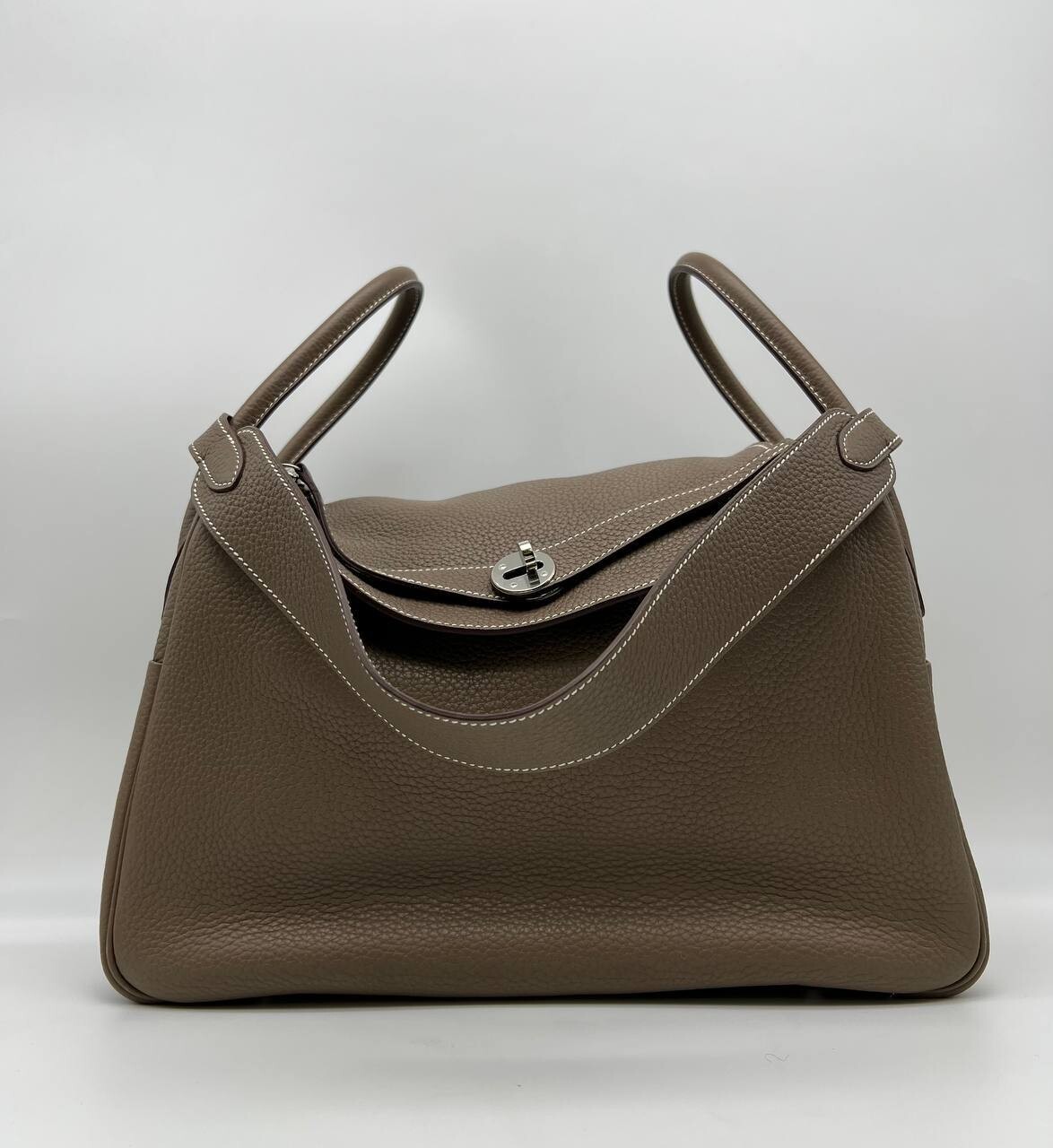 Hermes Lindy 34, Etoupe with Palladium Hardwre, Preowned in Dustbag MA001
