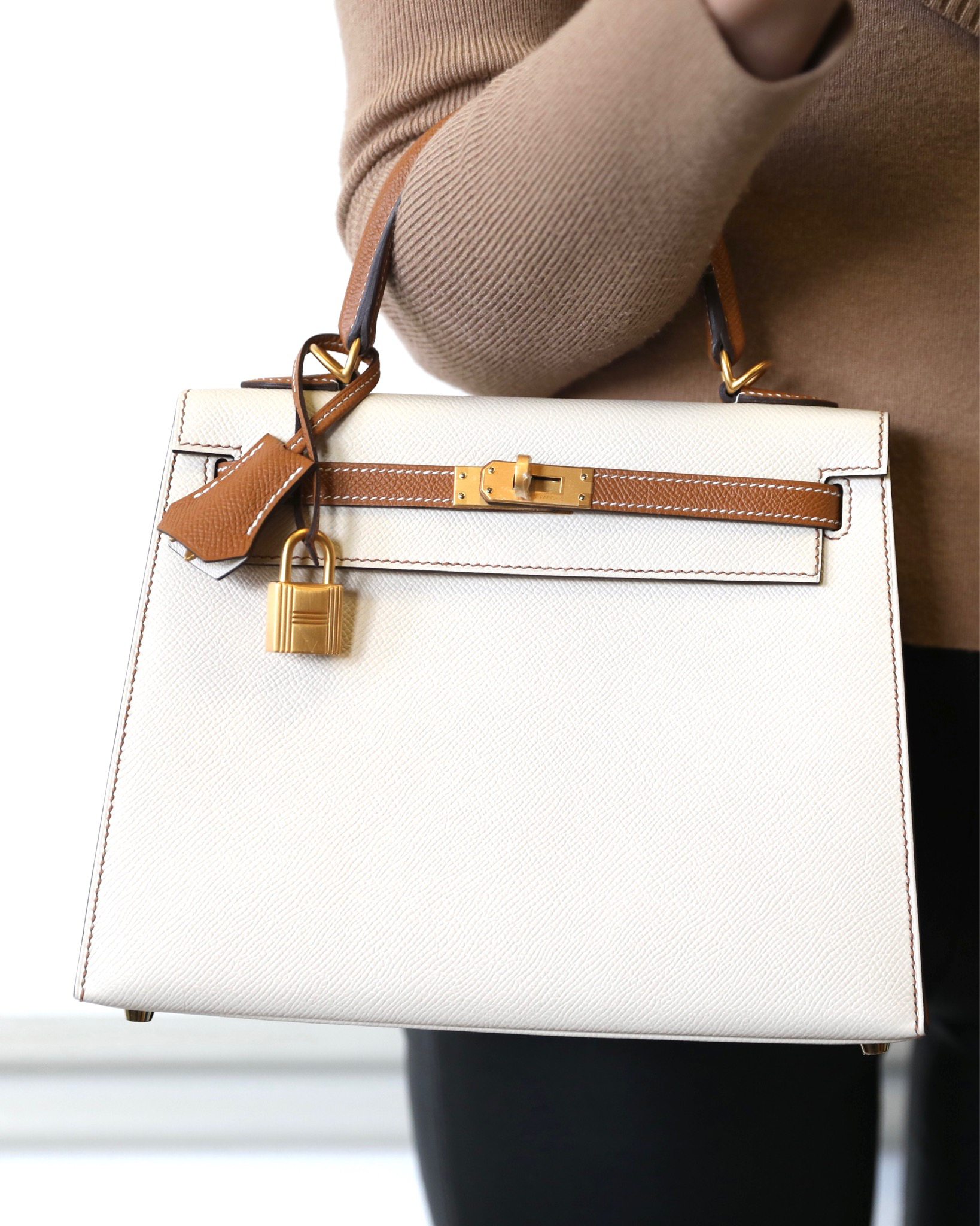 Hermes Kelly 25 Sellier, Craie (Ivory/White) and Gold (Tan/Caramel