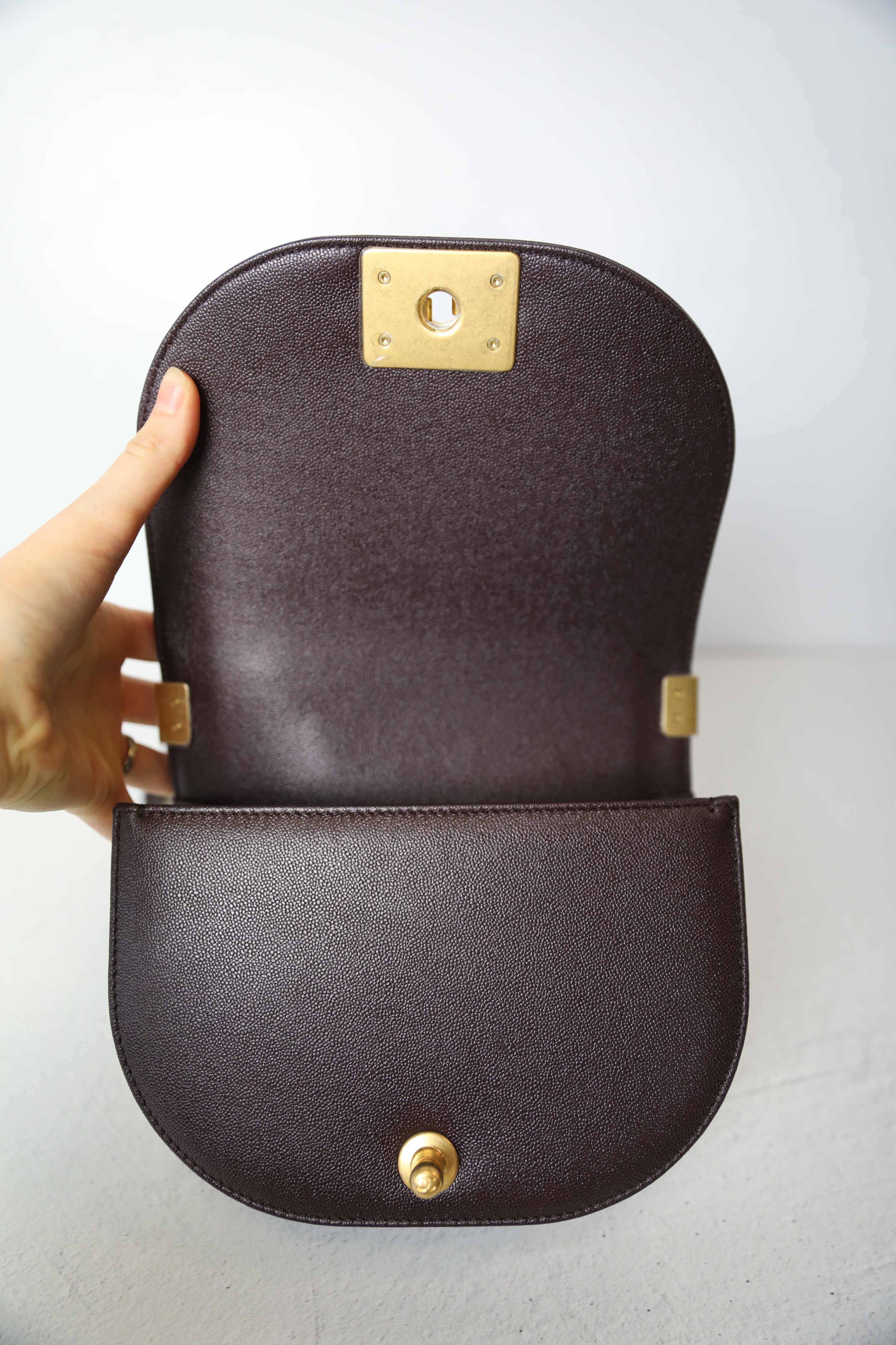 Chanel Black 2018 leather round gold hardware shoulder bag ref.1016902 -  Joli Closet