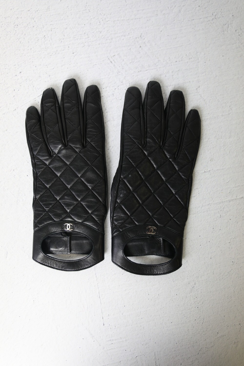 Chanel Quilted Leather Gloves, Black Lambskin, Preowned WA001